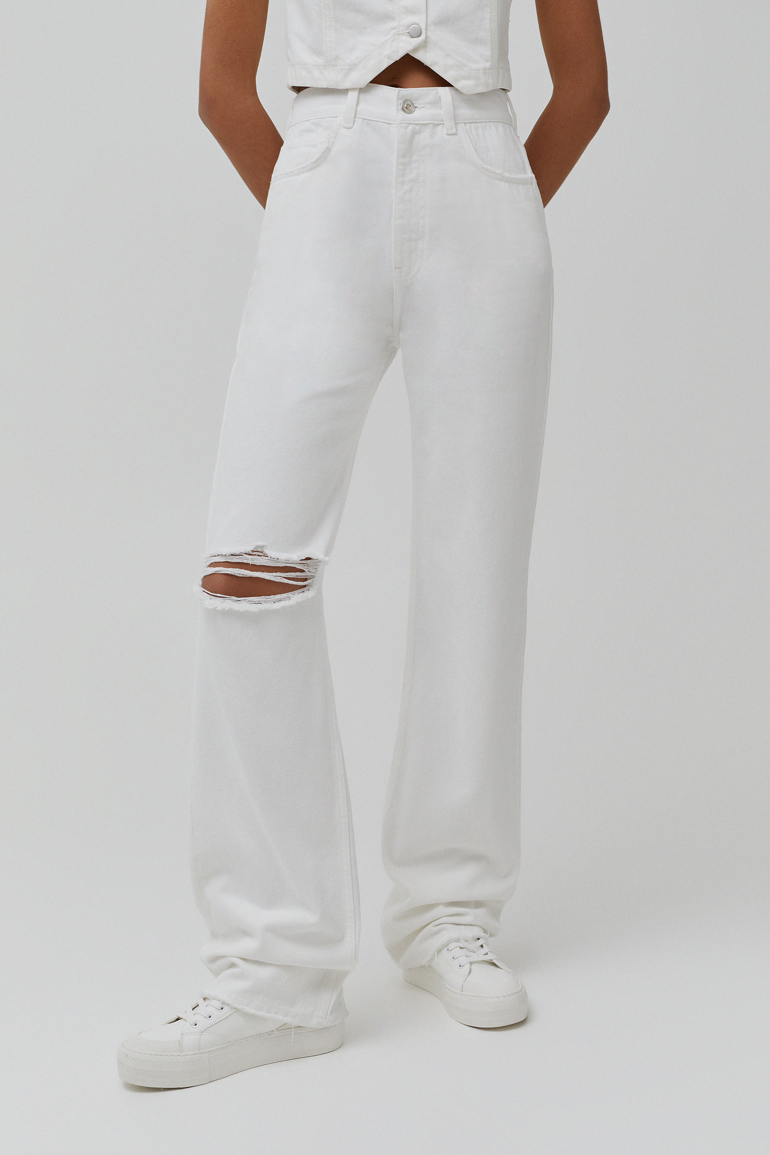 White jeans pull and bear Clearance