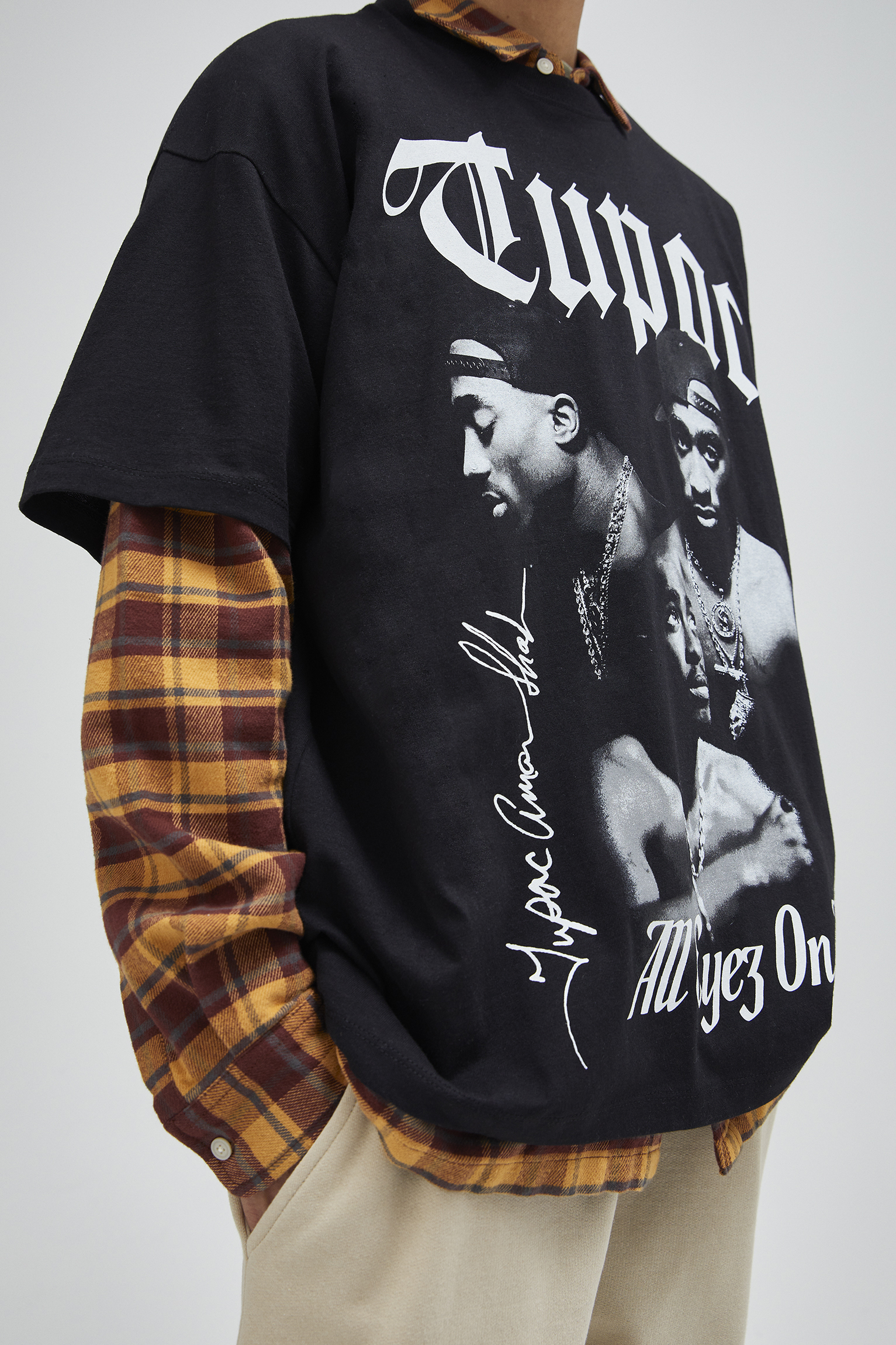 camiseta tupac pull and bear