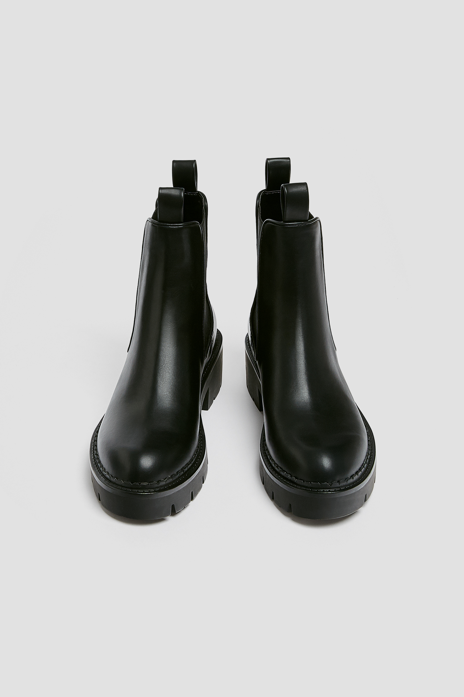 pull and bear chelsea boots
