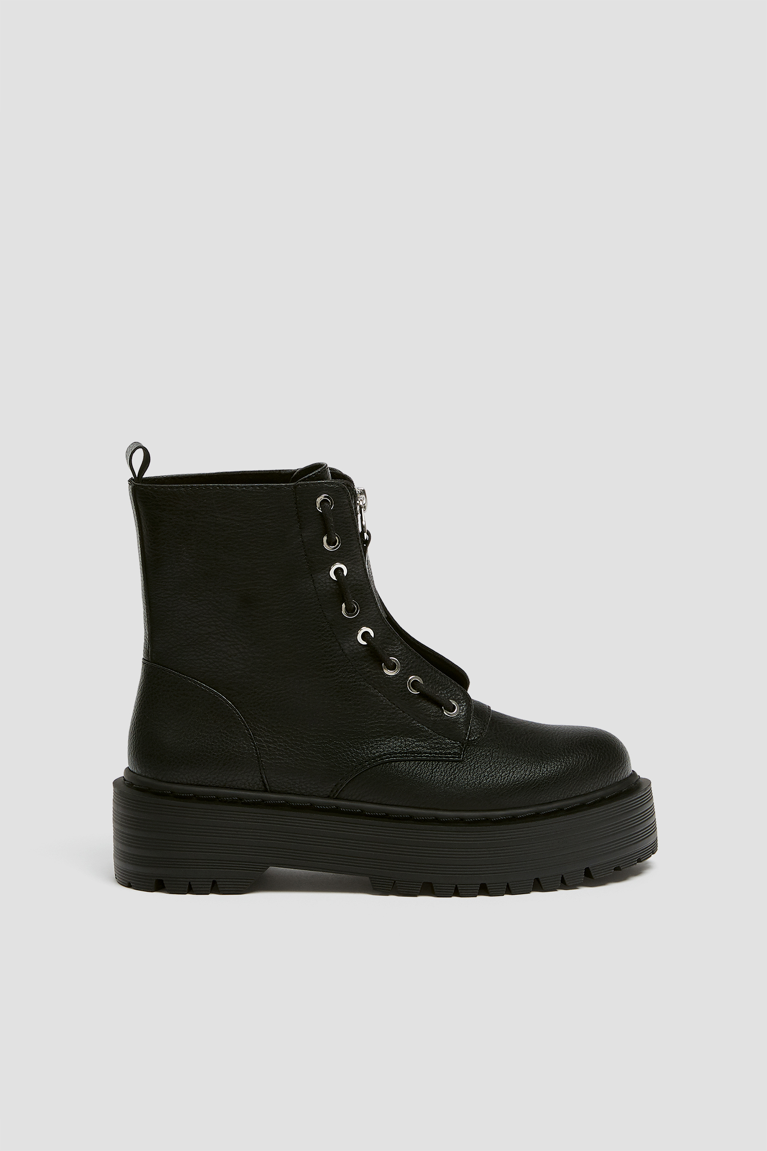 Pull&bear patent boot with zip in black Clearance