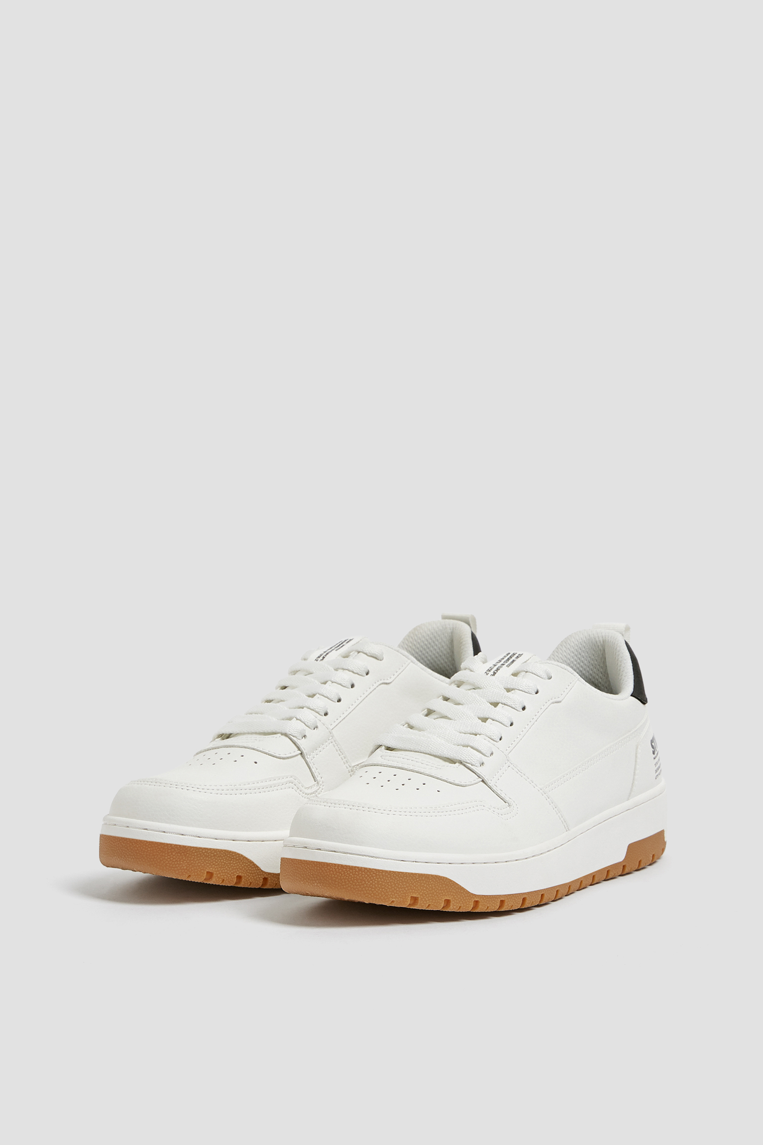 pull and bear white trainers