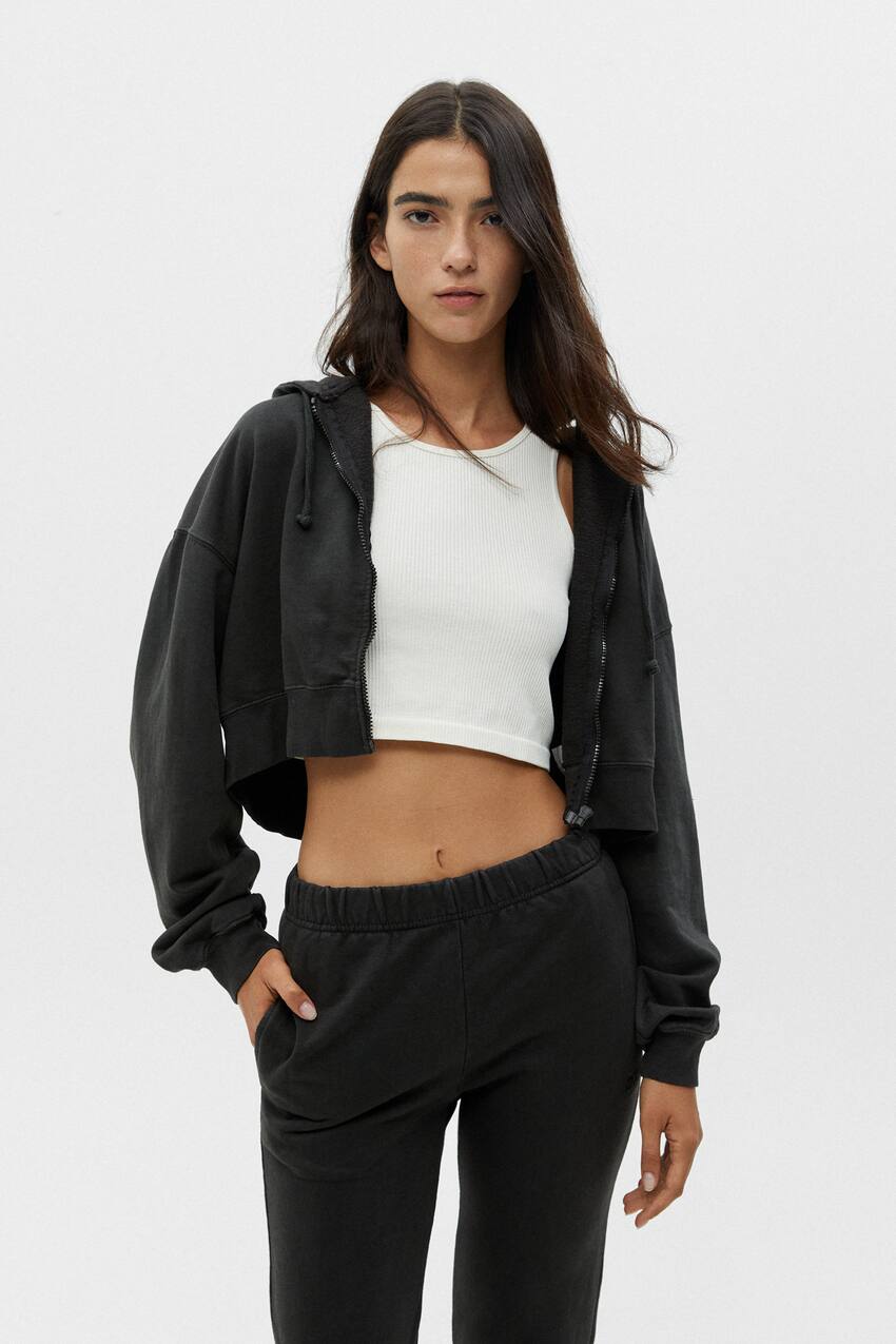 Cropped basic hoodie with zipper