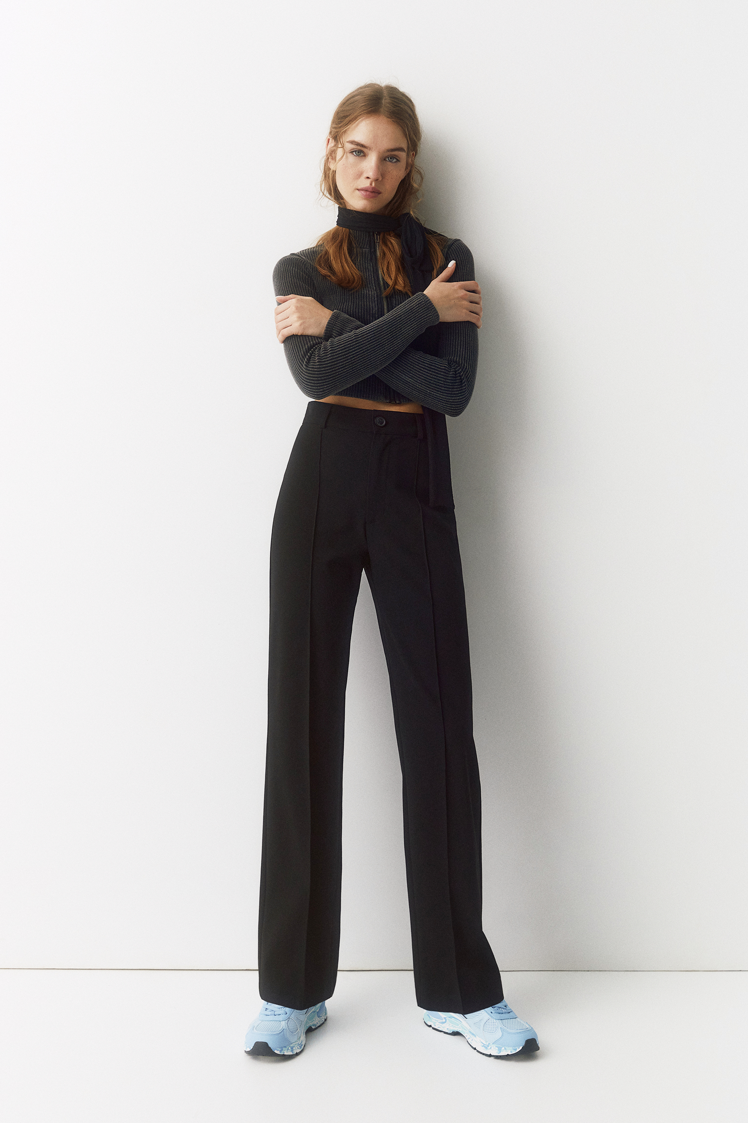 Regular fit trousers with darts - pull\u0026bear