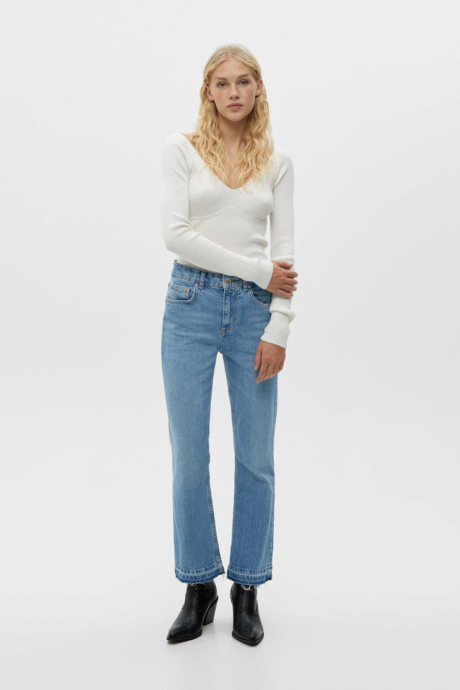 Jeans básicos corte flare - PULL\u0026BEAR