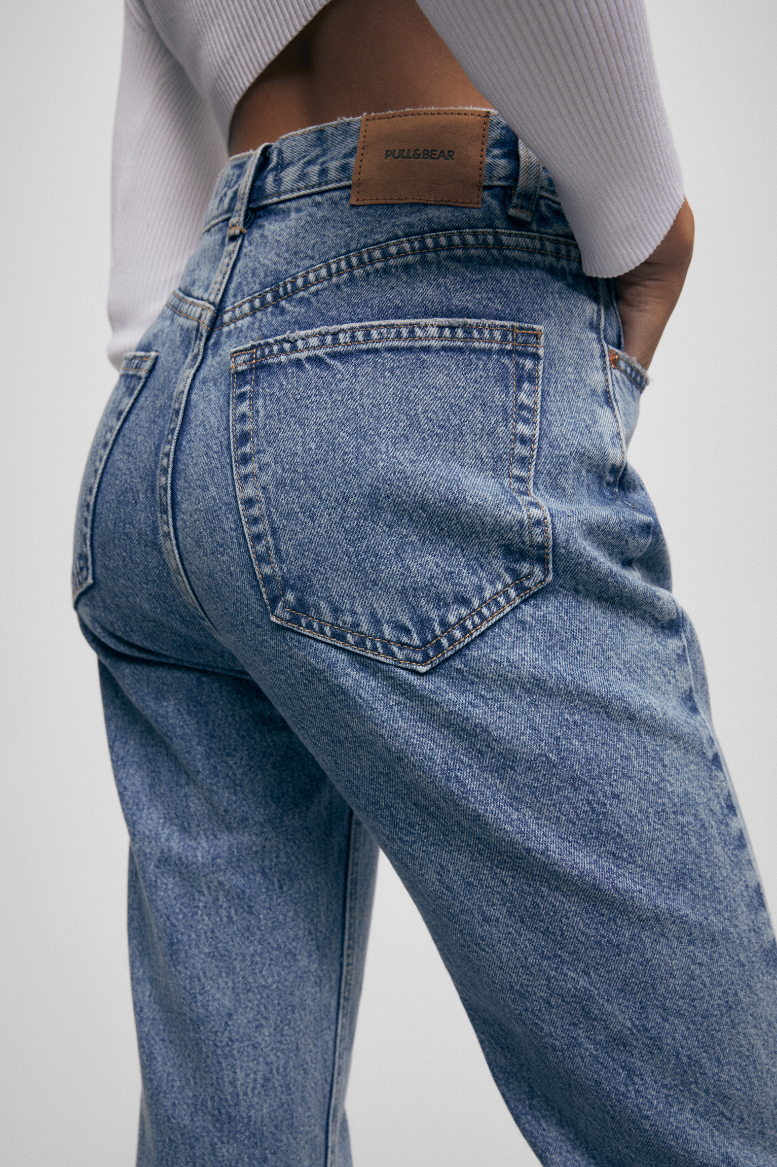 Jeans mom fit básicos - PULL\u0026BEAR