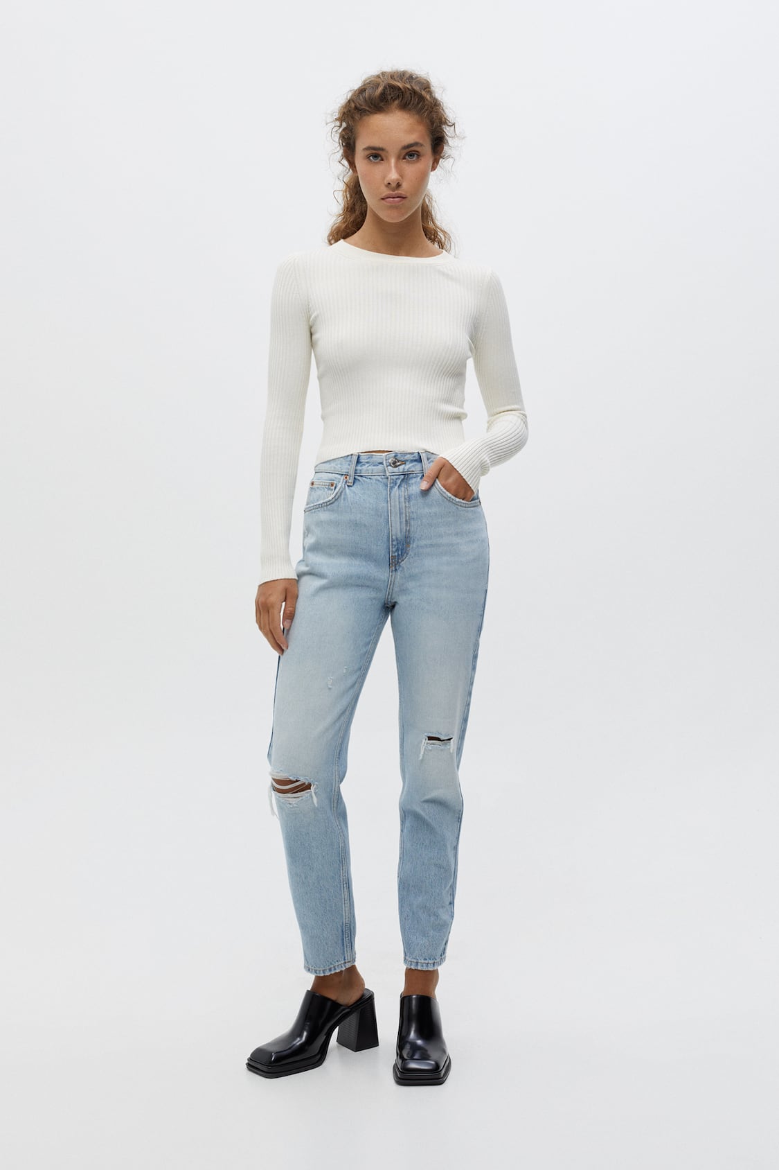 carrera Aclarar diseño Jeans mom fit rotos - PULL&BEAR