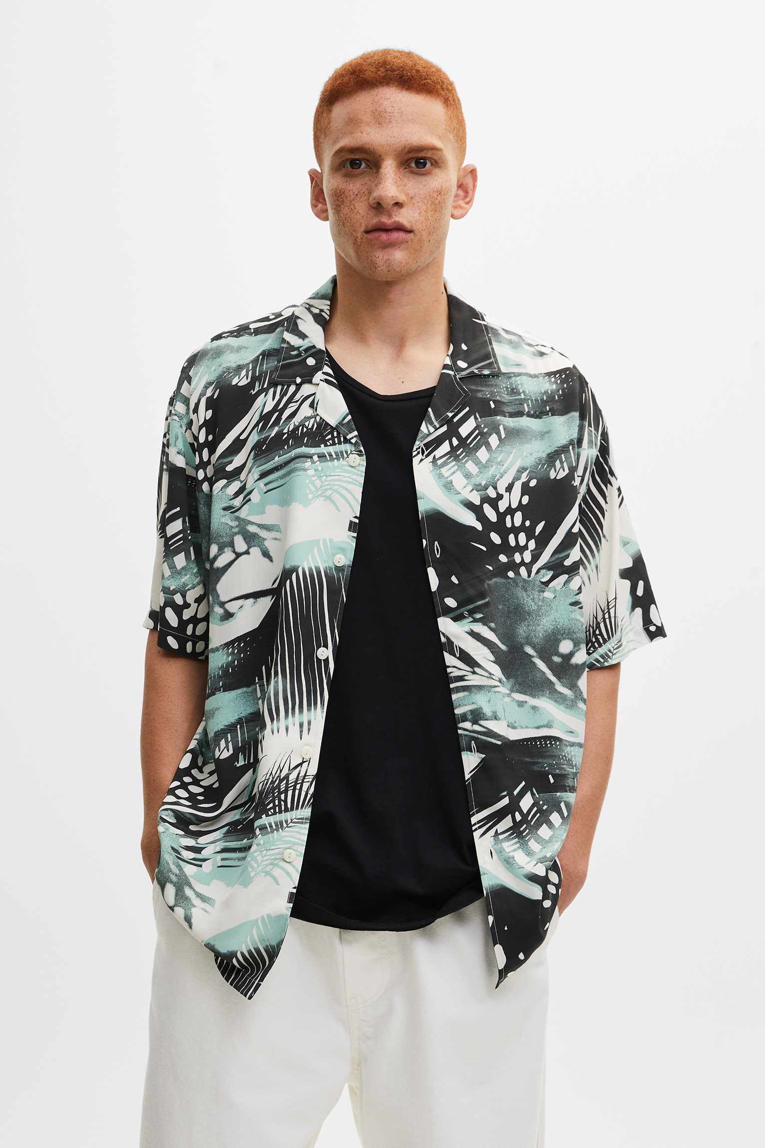 Camisa tropical manga corta - PULL\u0026BEAR