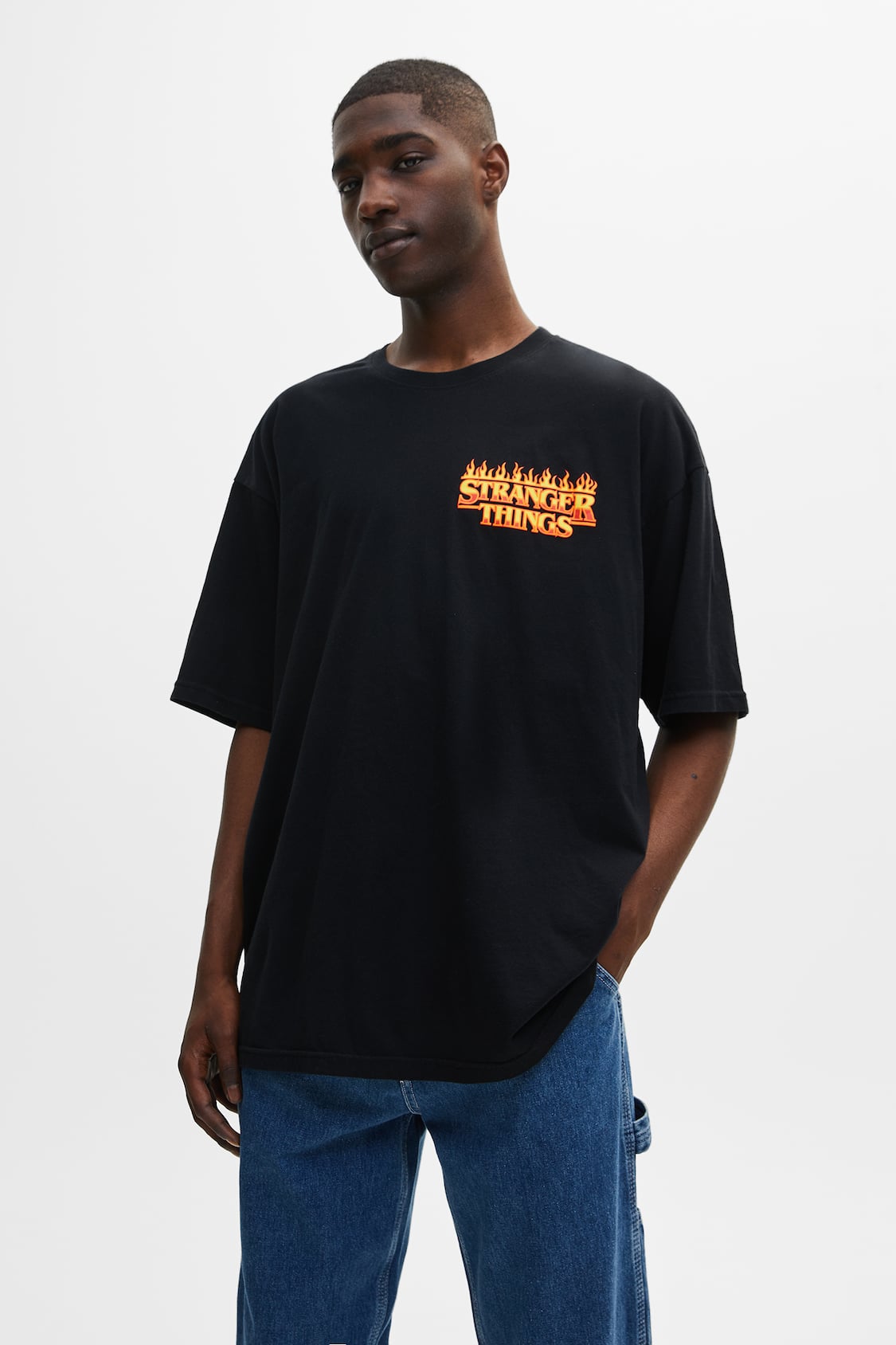 amargo jalea Búsqueda Camiseta Stranger Things fuego - PULL&BEAR