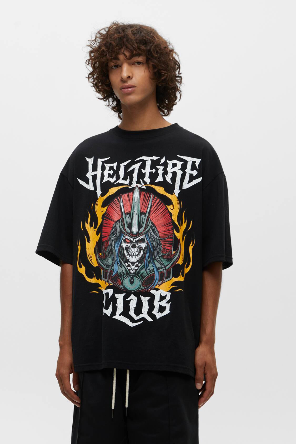 lavabo zoo práctico Camiseta Stranger Things Hellfire Club - PULL&BEAR
