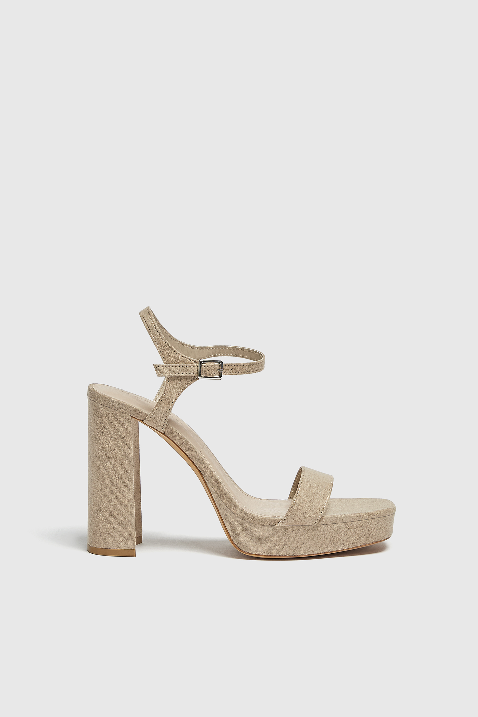 Sandalia tacón plataforma - PULL\u0026BEAR
