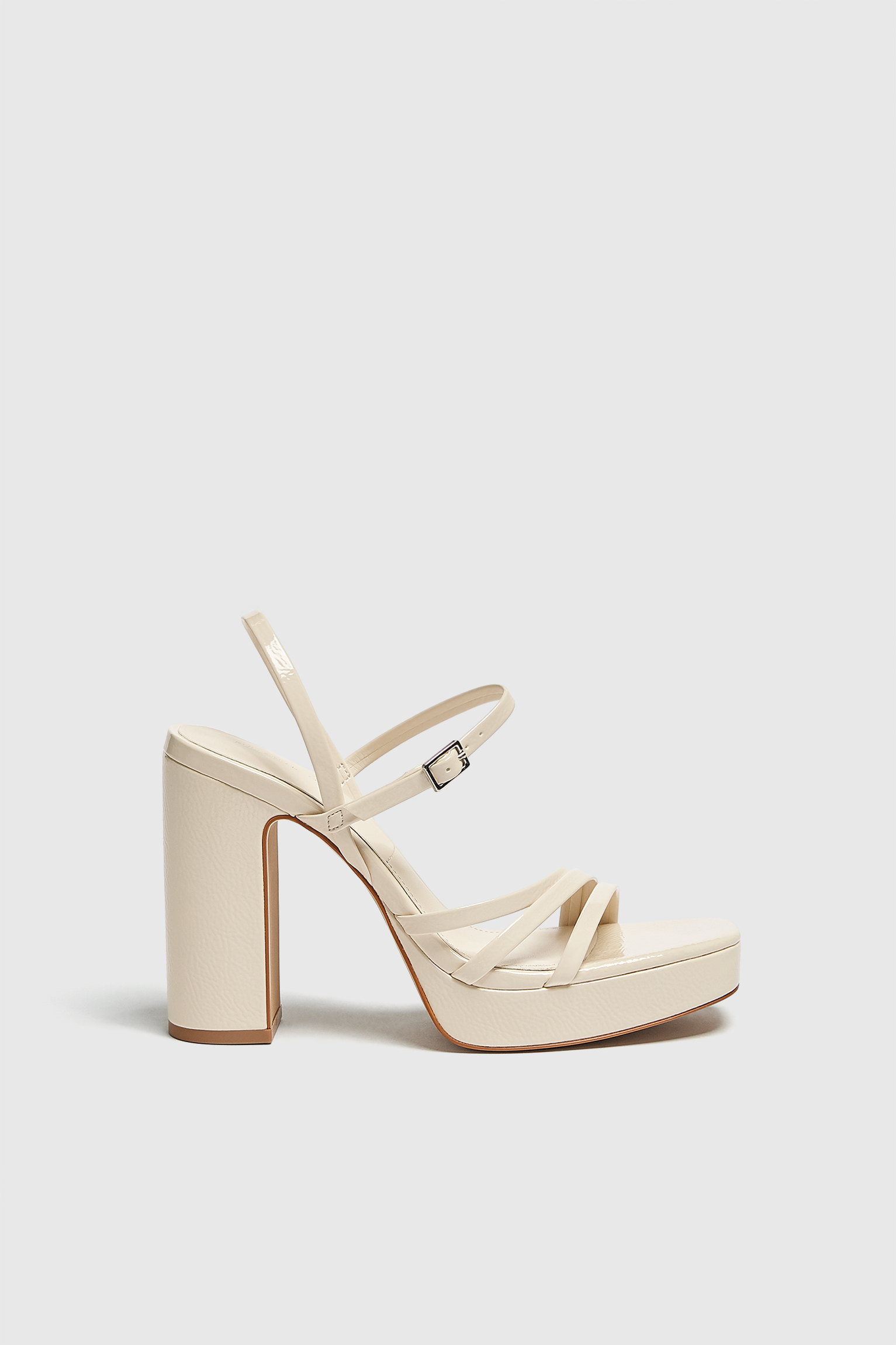 Sandalia plataforma detalle tiras - PULL\u0026BEAR