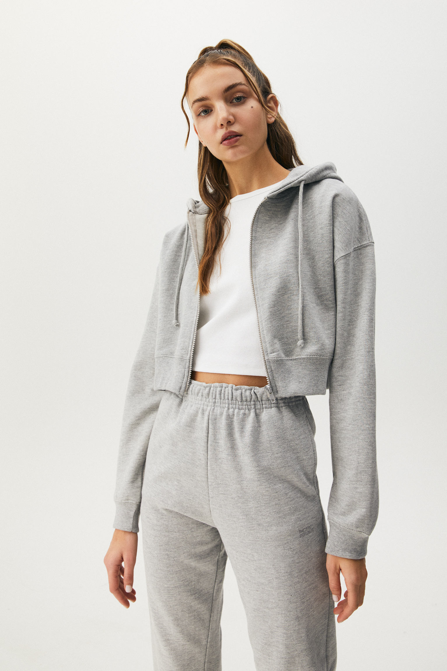 Sudadera cropped cremallera capucha - PULL\u0026BEAR