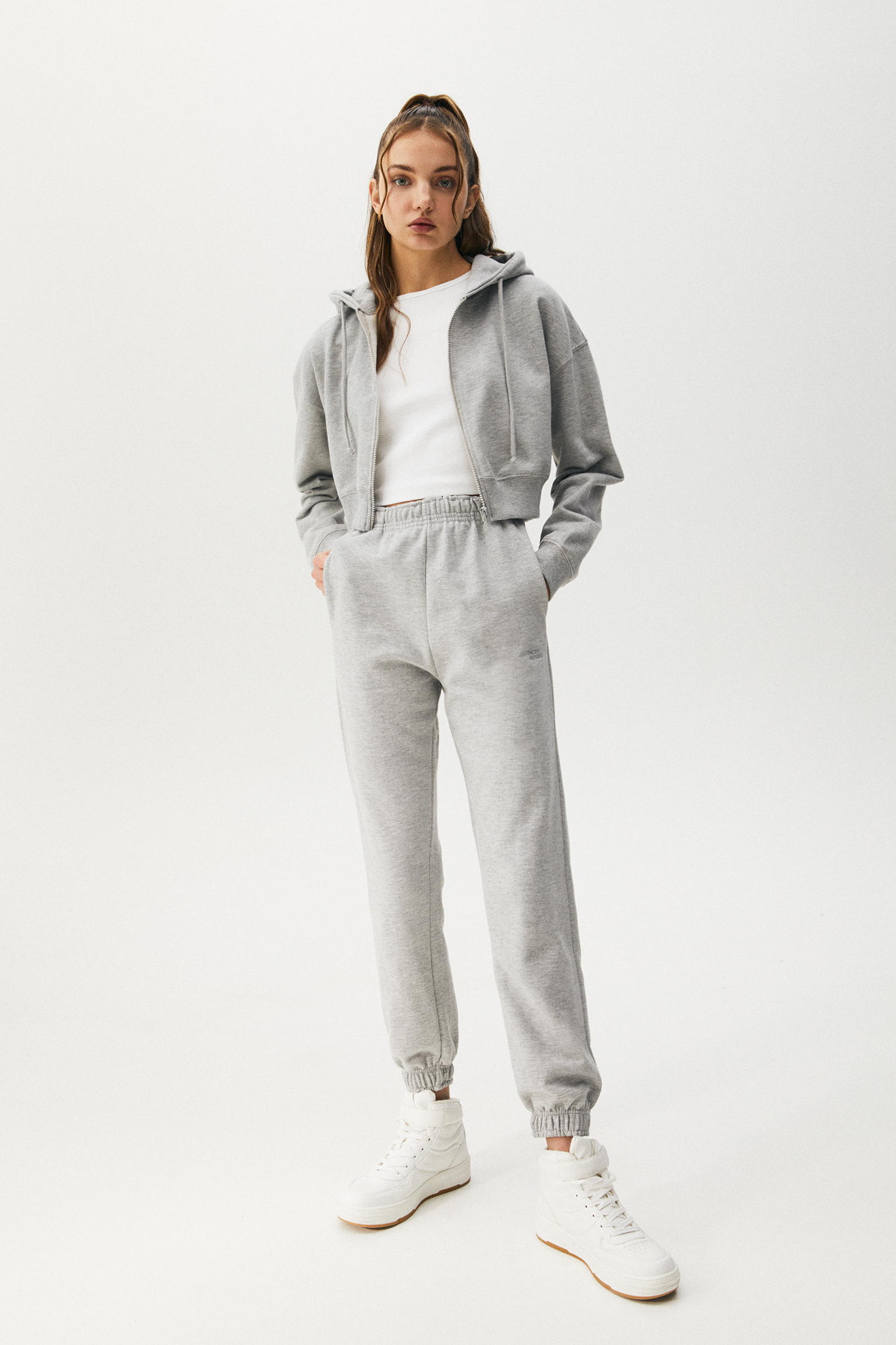 Sudadera cropped cremallera capucha - PULL\u0026BEAR