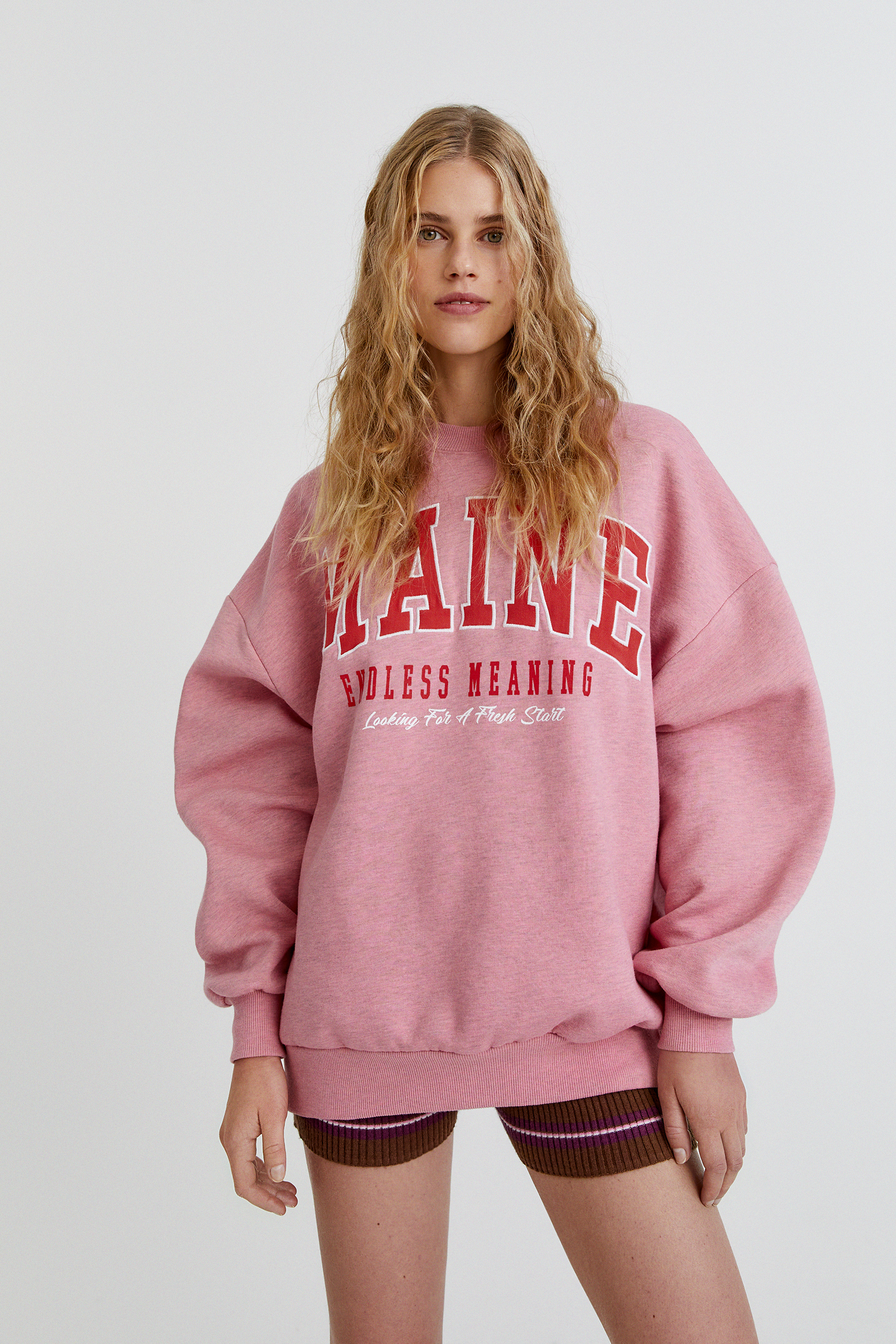 pull and bear pink sweatshirt