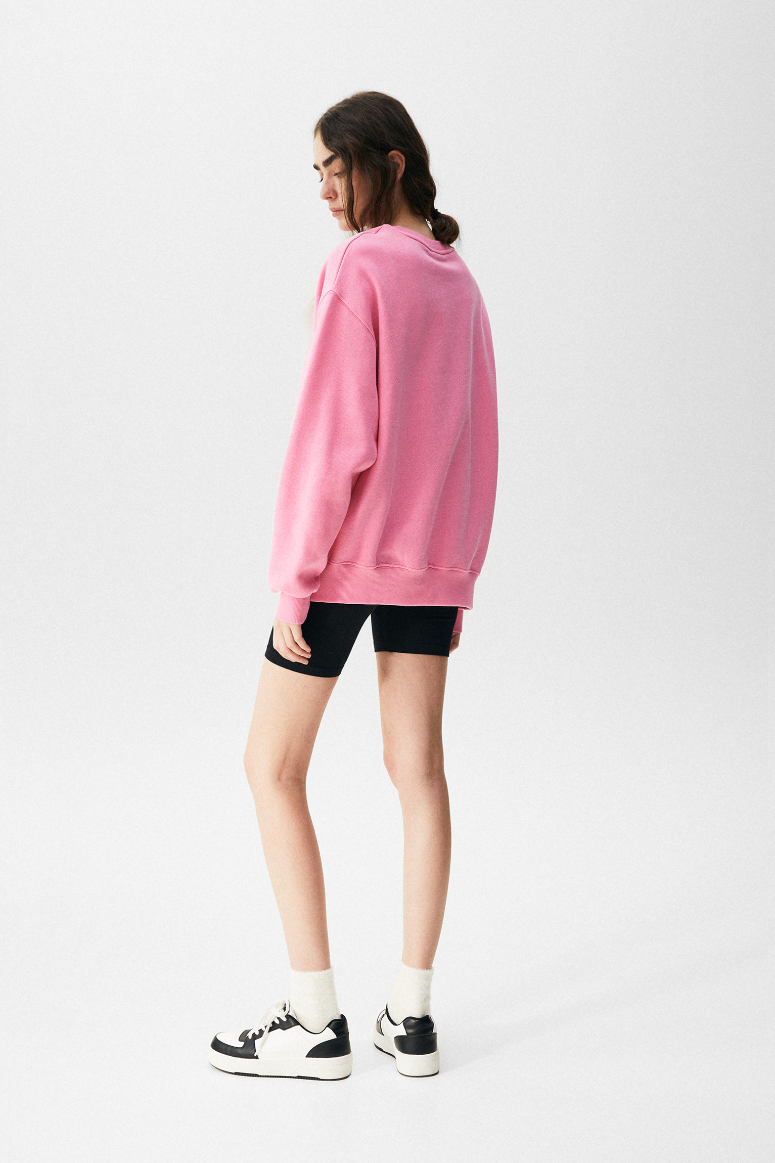 pull and bear pink sweatshirt