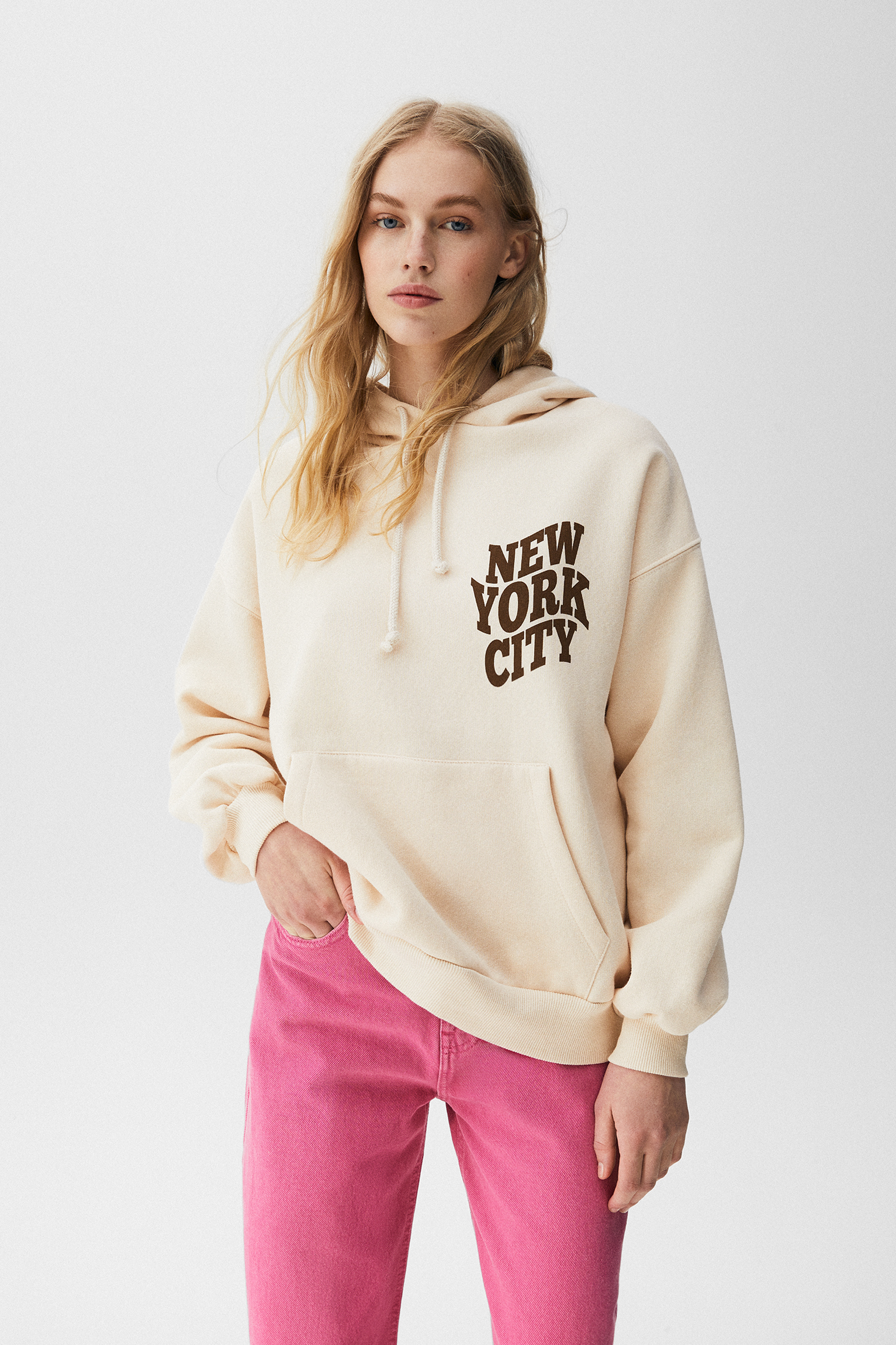 Mujer Sudadera capucha print Marrón | Sudaderas Bershka \u003c Esperando a  Christine