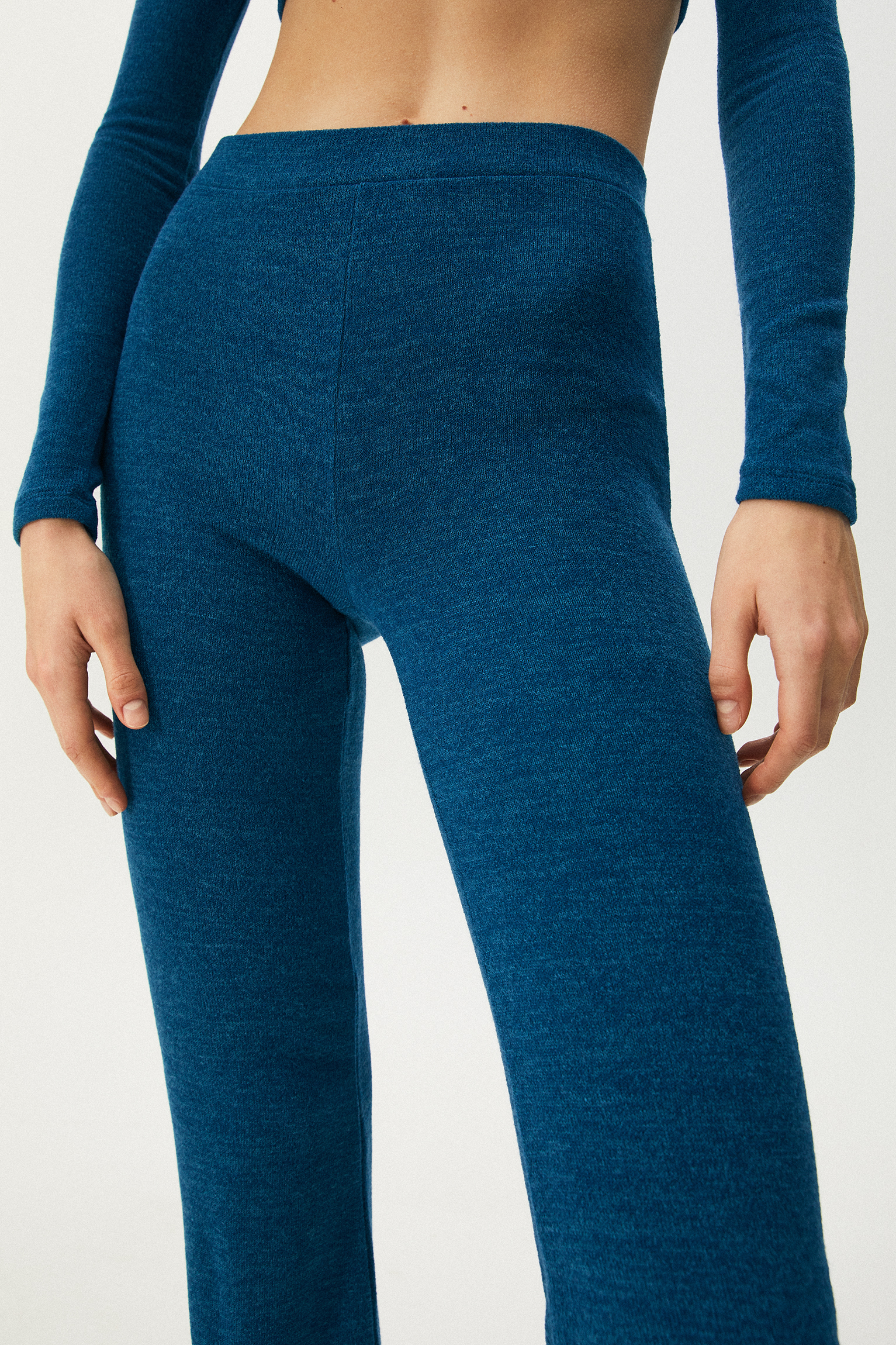 Pantalón campana soft touch - PULL\u0026BEAR