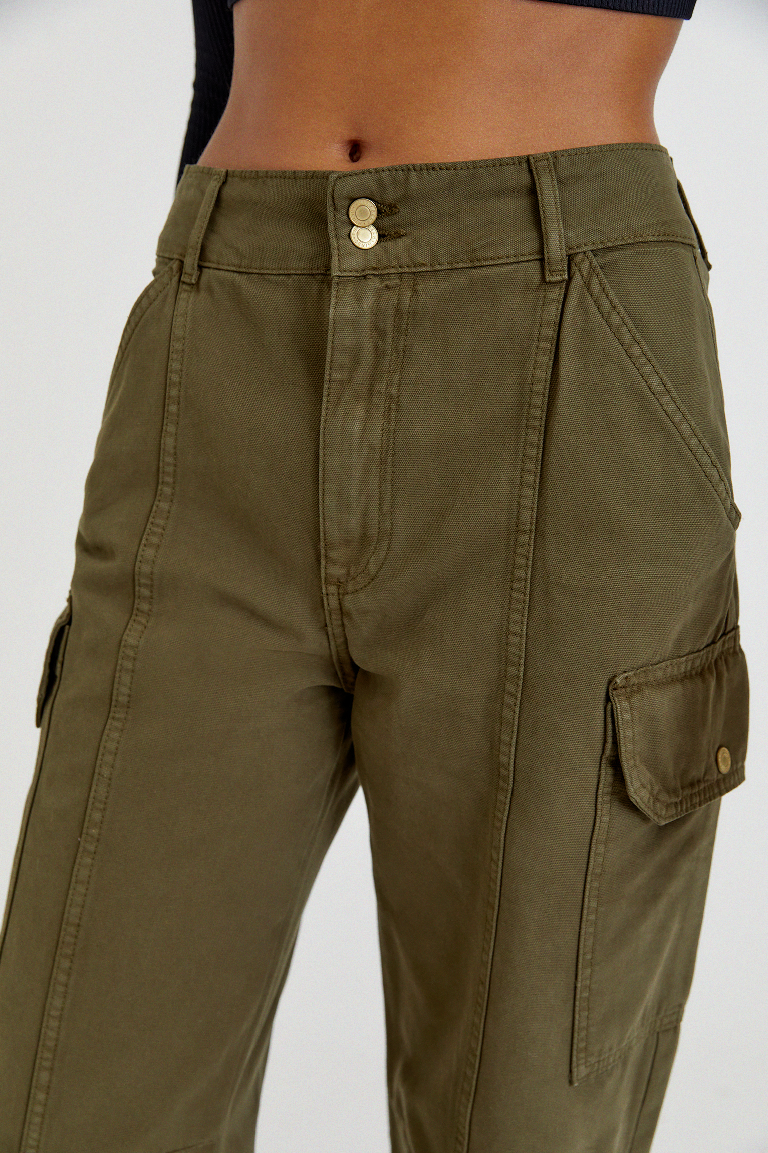 Pantalón cargo tiro medio - PULL\u0026BEAR