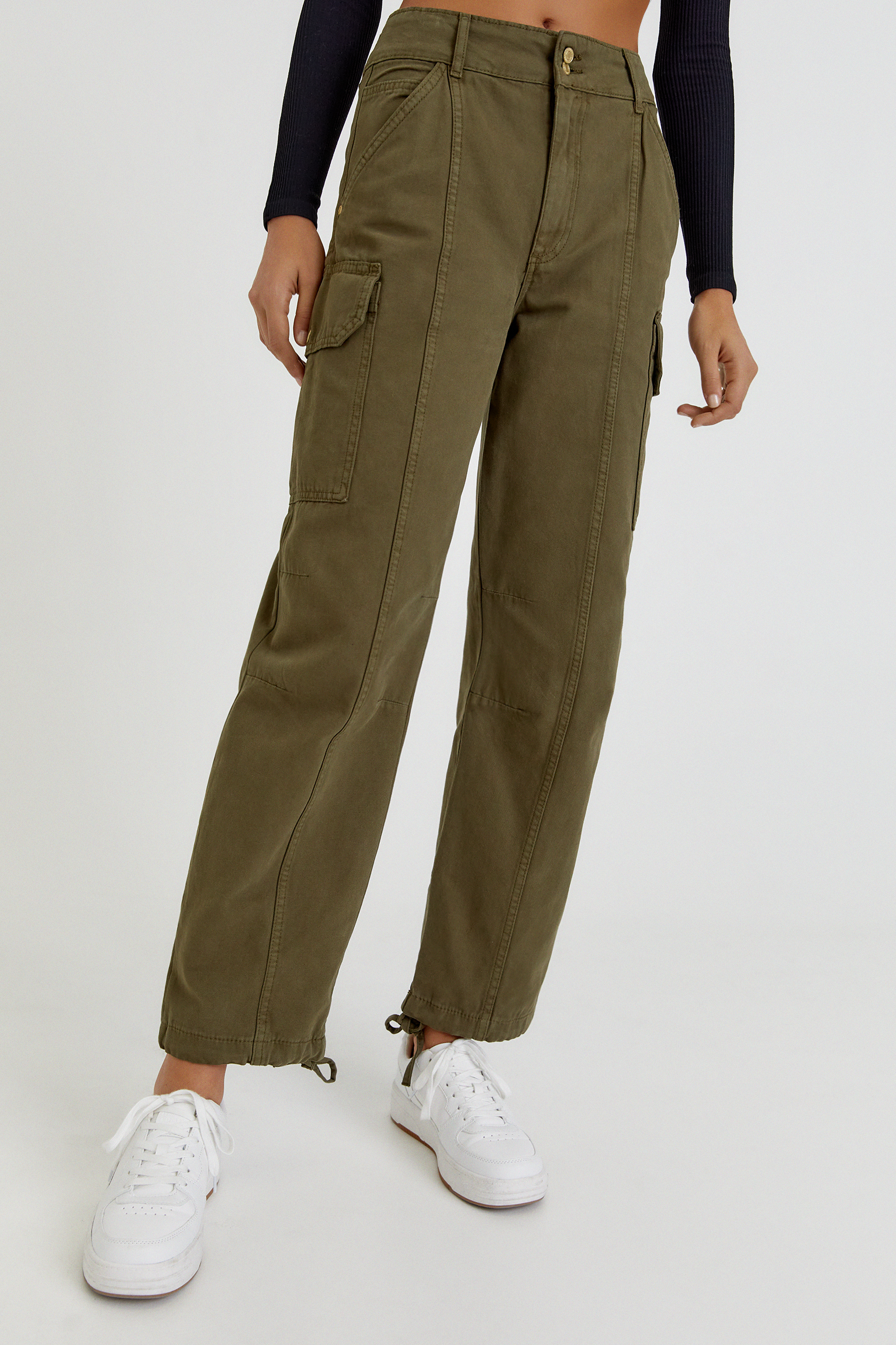 Pantalón cargo tiro medio - PULL\u0026BEAR