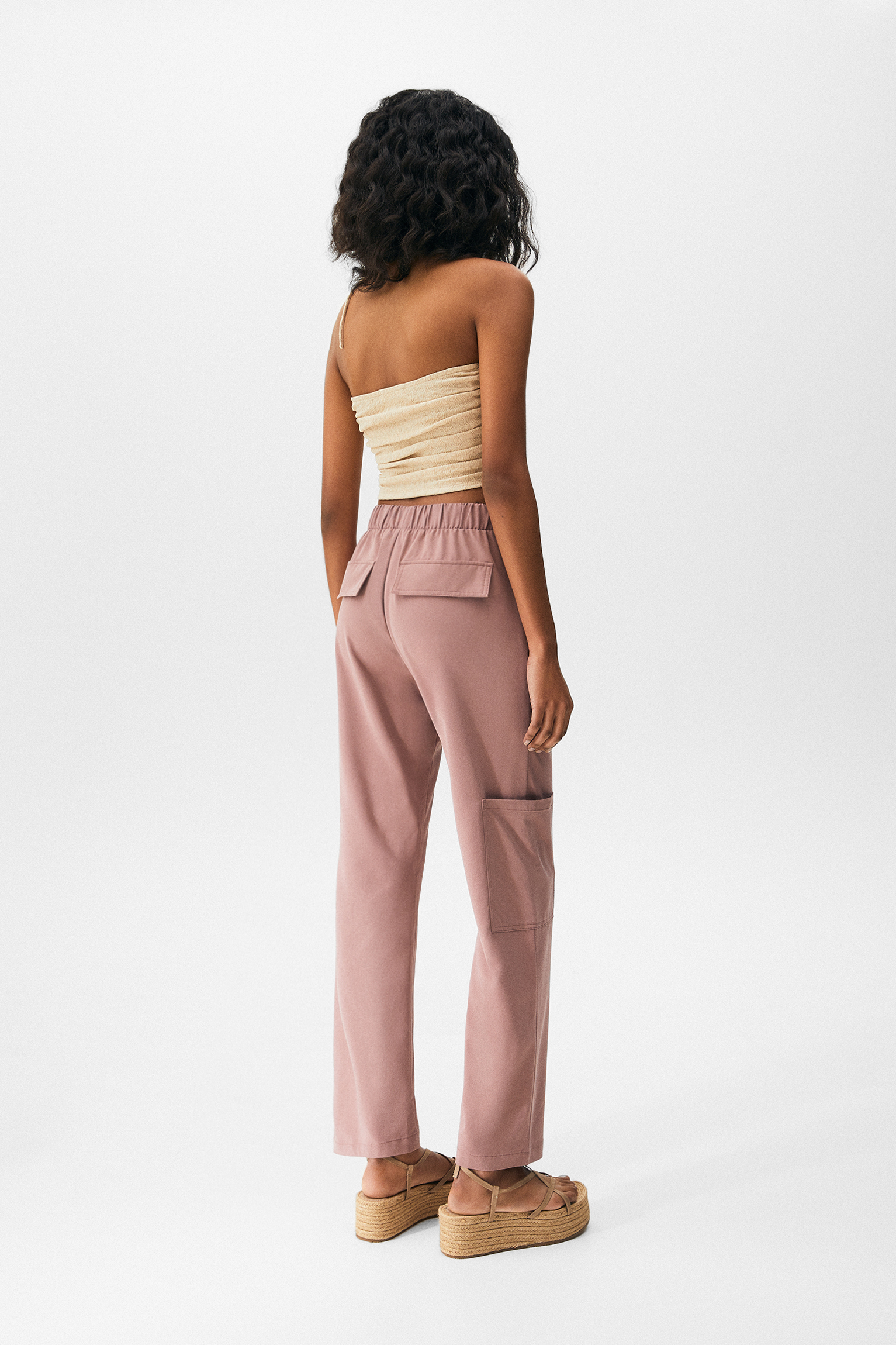 Pantalón fluido con bolsillo en pernera y puños - Venca - 010274