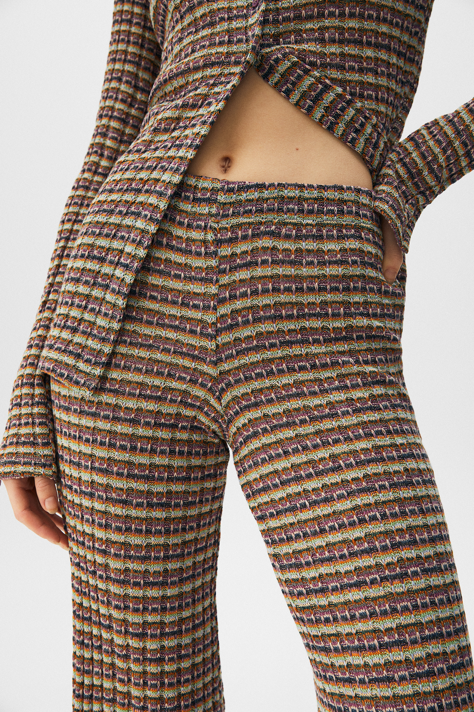 Pantalón campana punto rayas - PULL\u0026BEAR