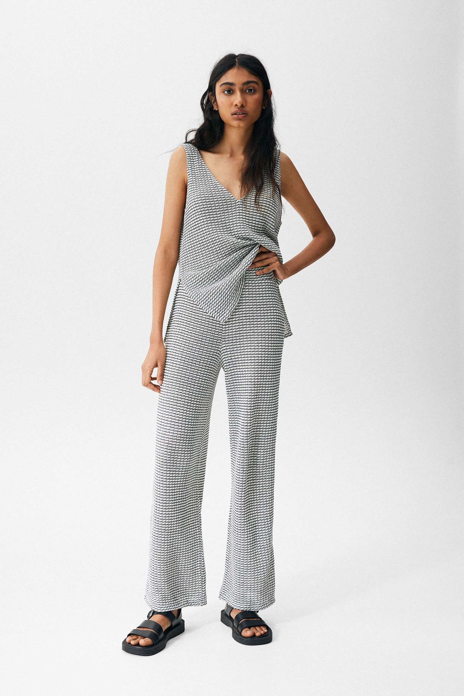 Pantalón punto rayas - PULL\u0026BEAR