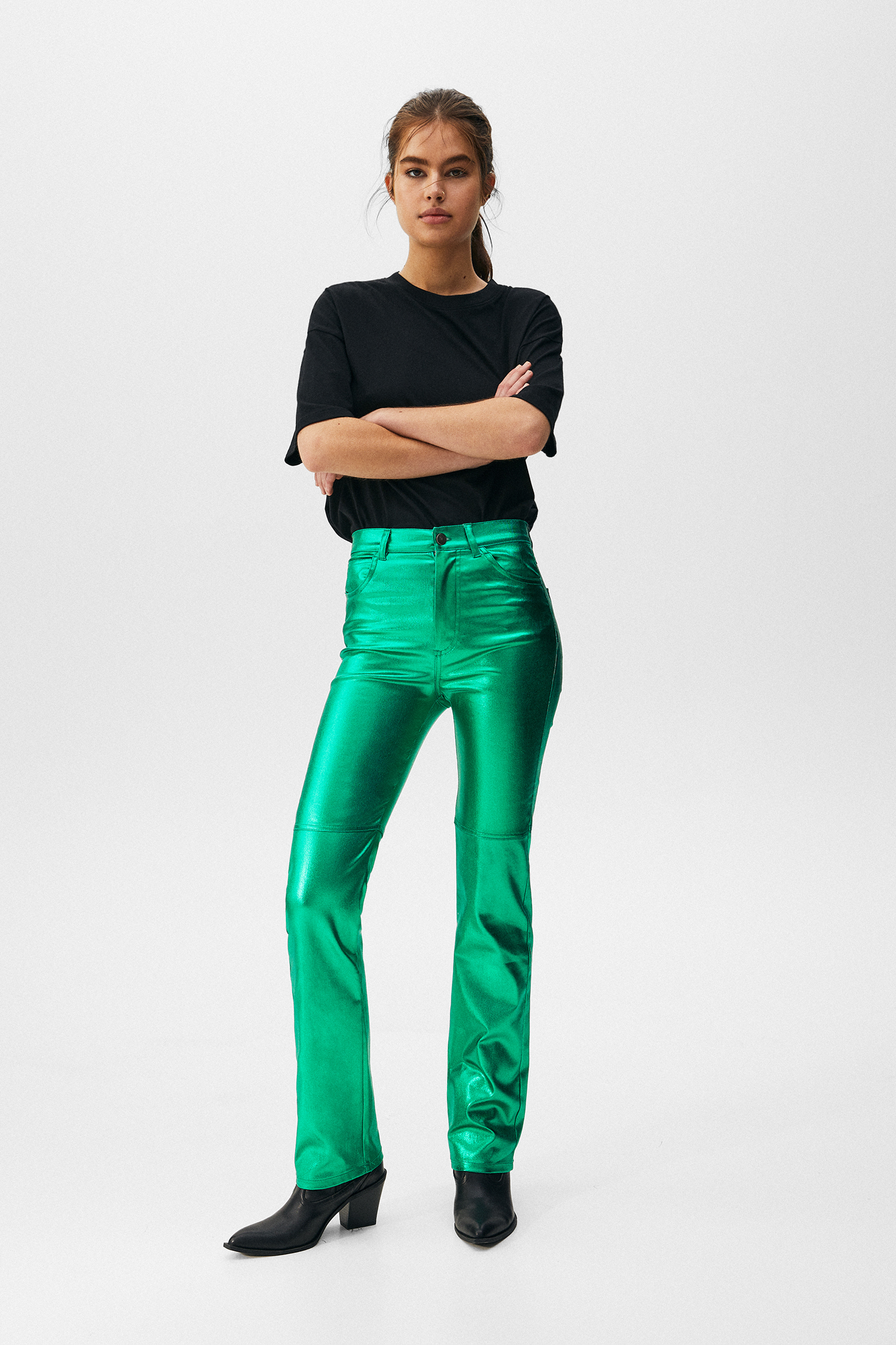 Pantalón verde recto metalizado - PULL\u0026BEAR