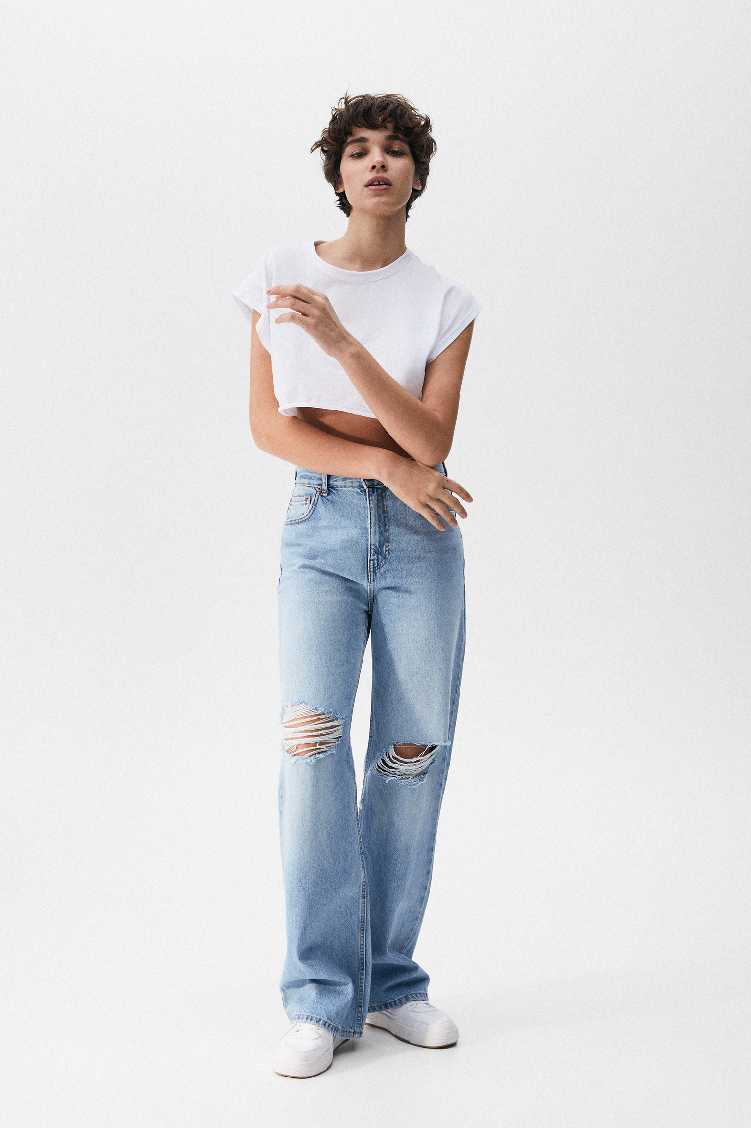Jeans campana tiro alto rotos - PULL\u0026BEAR