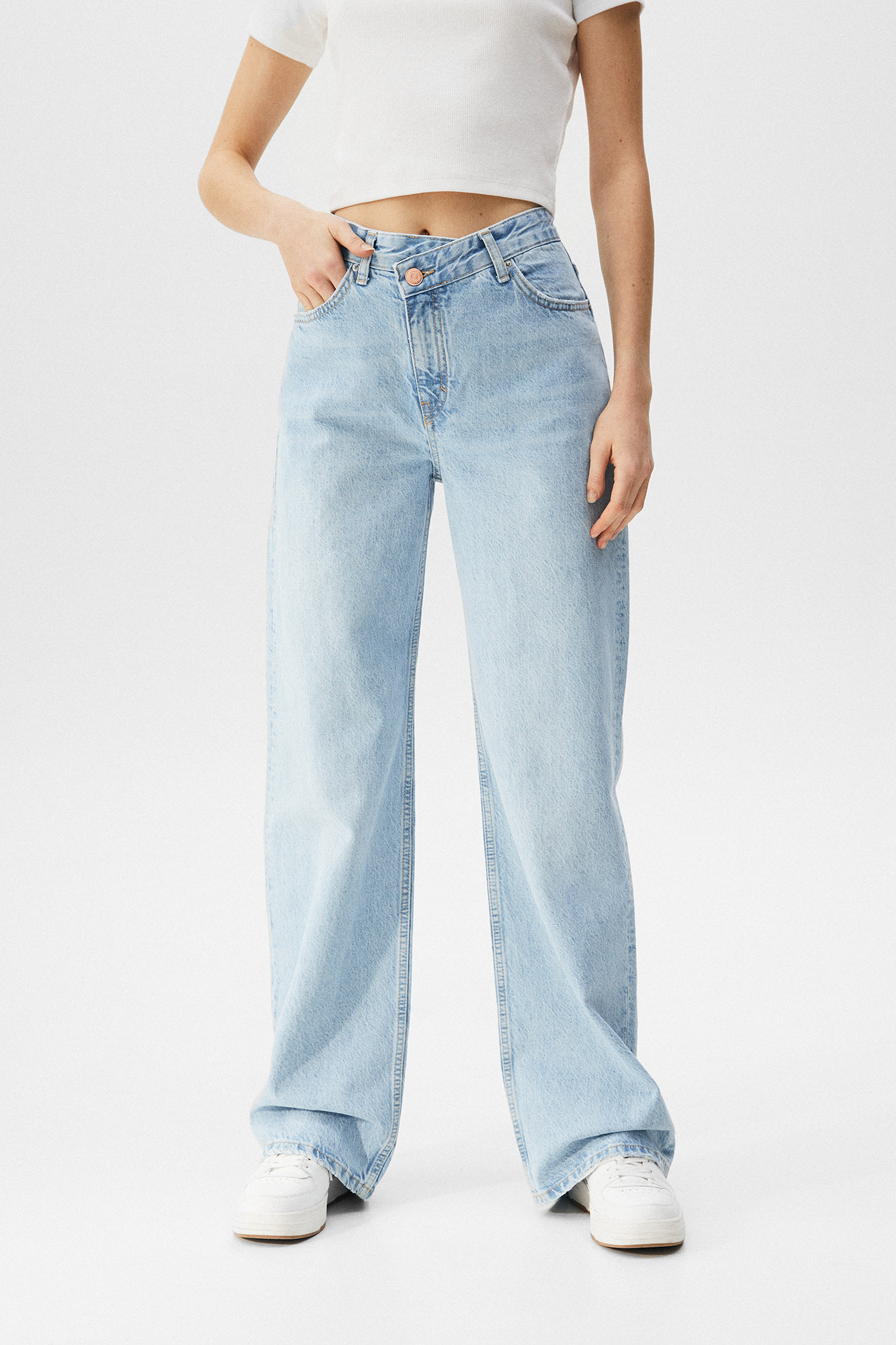 Jeans rectos cintura cruzada - PULL\u0026BEAR