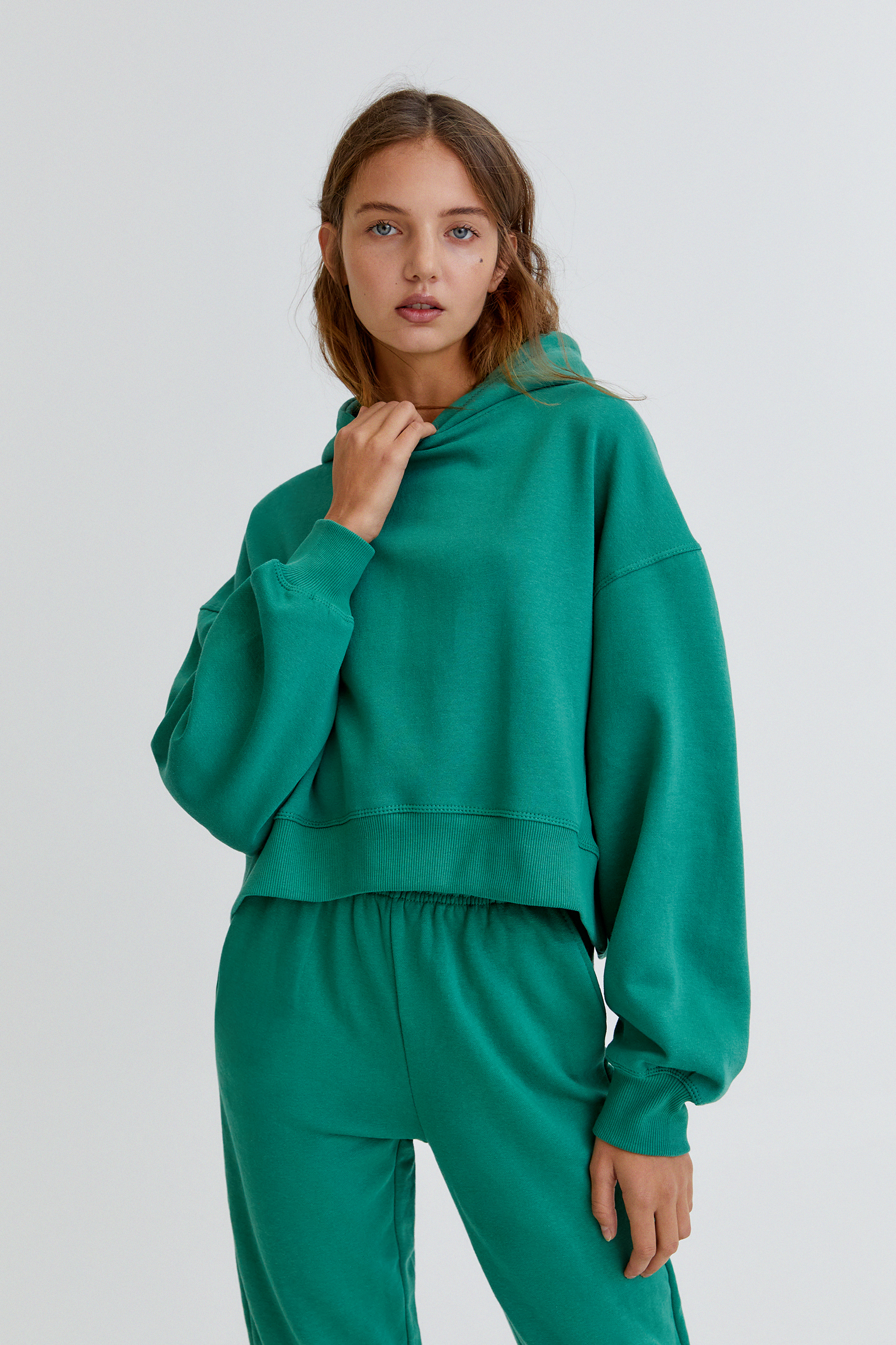 Sudadera básica capucha color - PULL\u0026BEAR