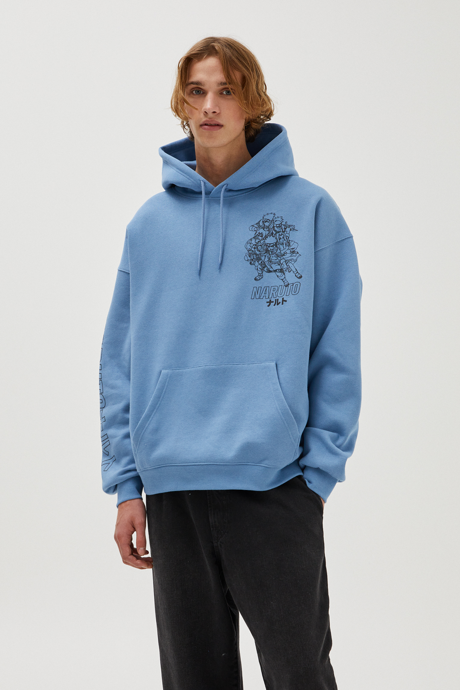 sudadera naruto pull and bear