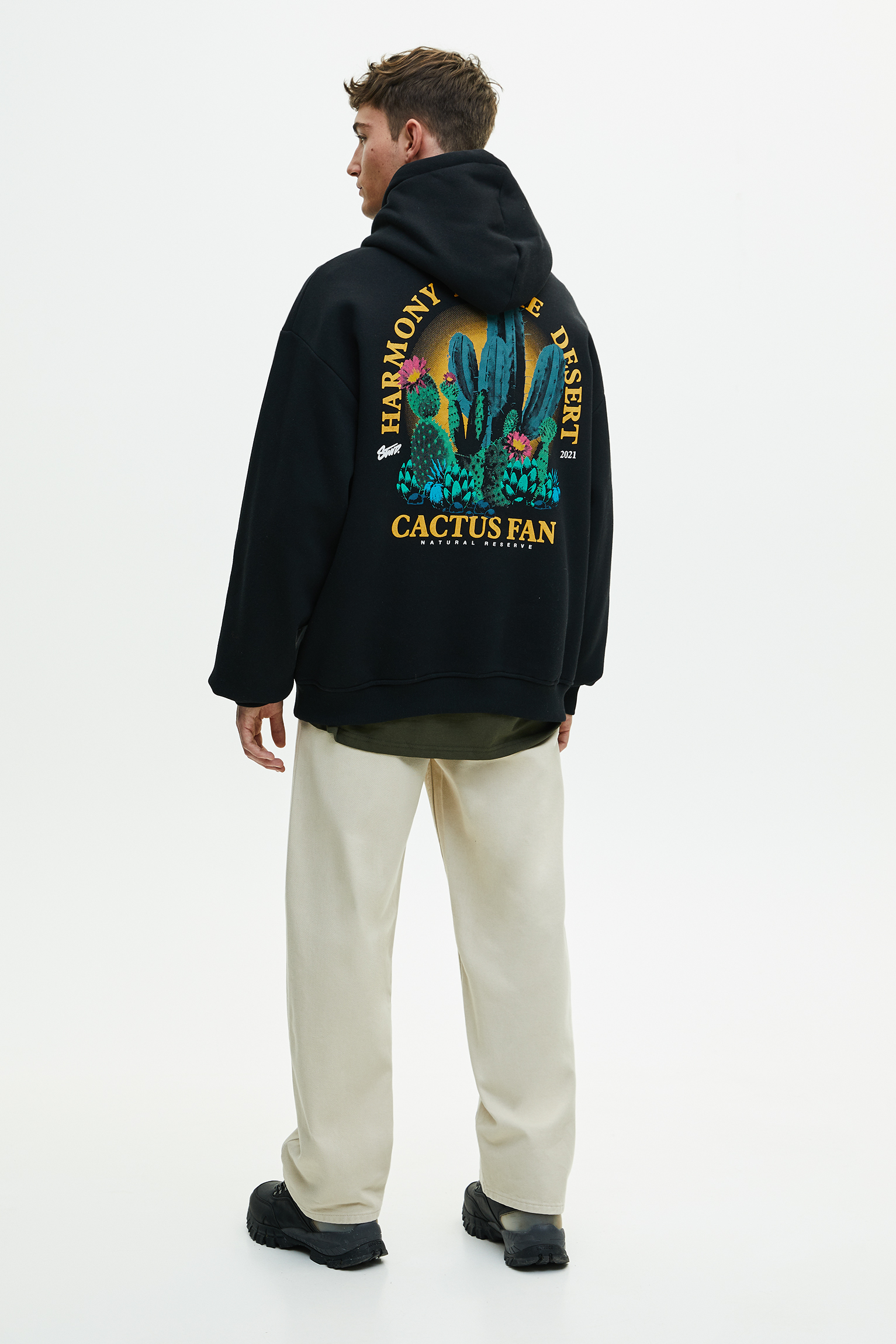 Sudadera negra gráfico contraste - PULL\u0026BEAR