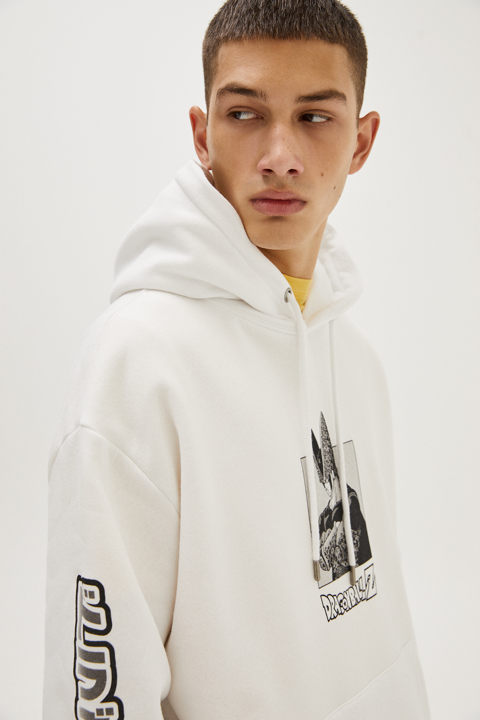 Las nuevas sudaderas y camisetas de Dragon Ball llegan a Pull \u0026 Bear