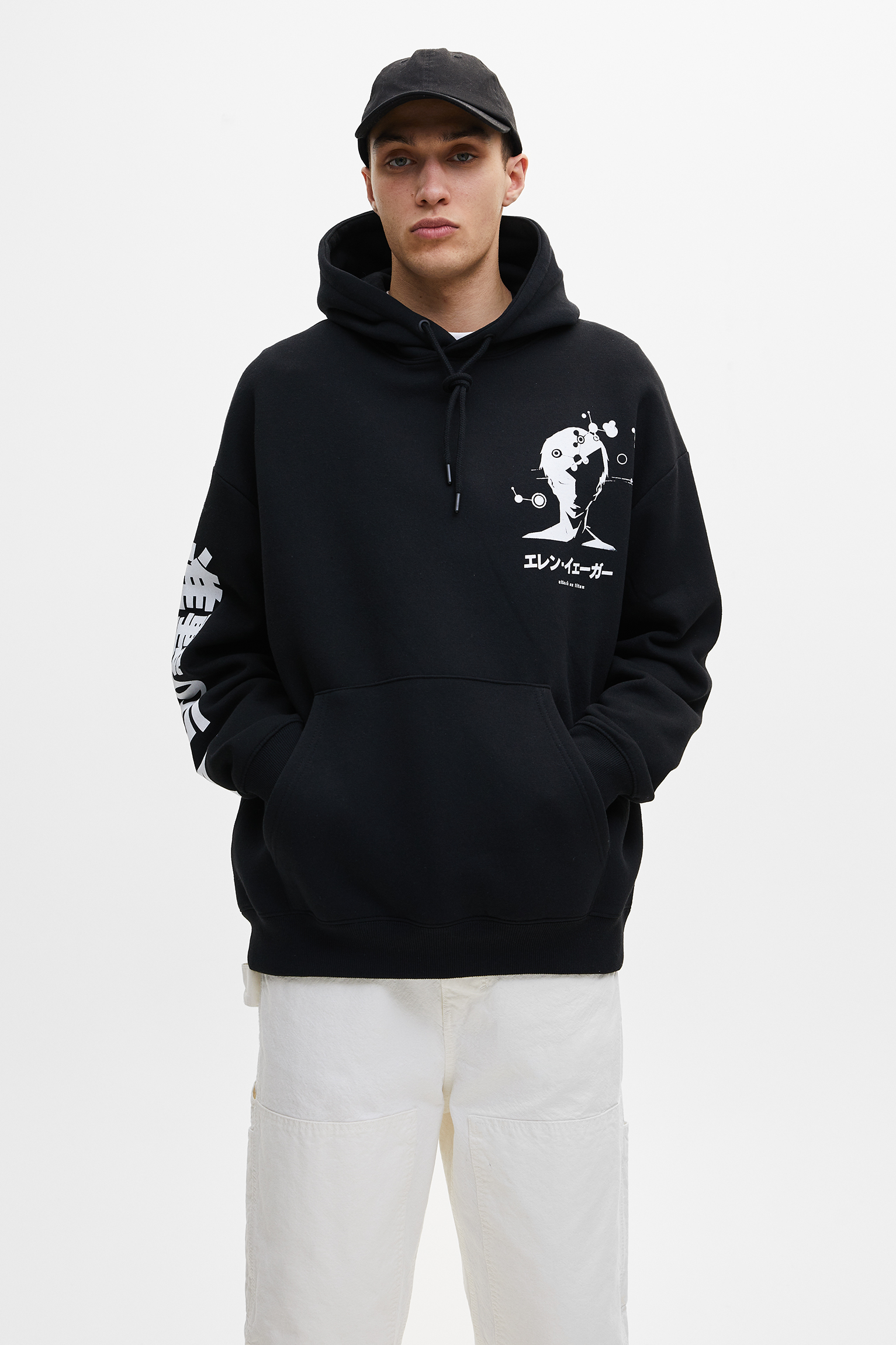 Sudadera negra Shingeki no Kyojin - PULL\u0026BEAR