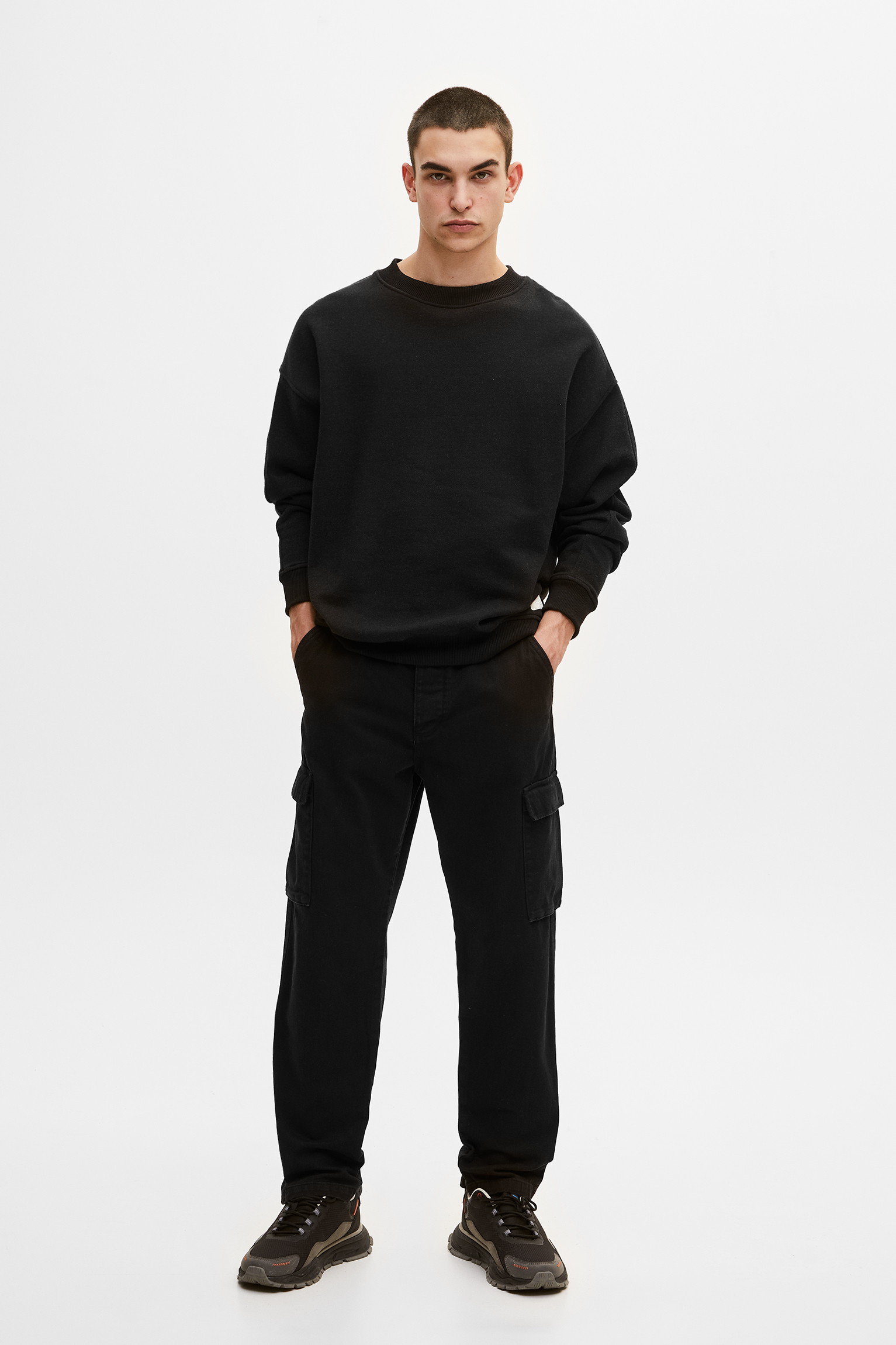 Pantalón cargo bolsillos básico - PULL\u0026BEAR