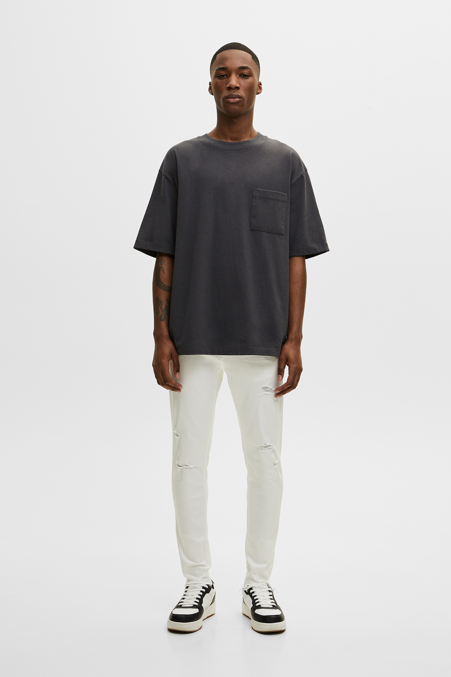 Pantalones skinny detalle rotos - PULL\u0026BEAR