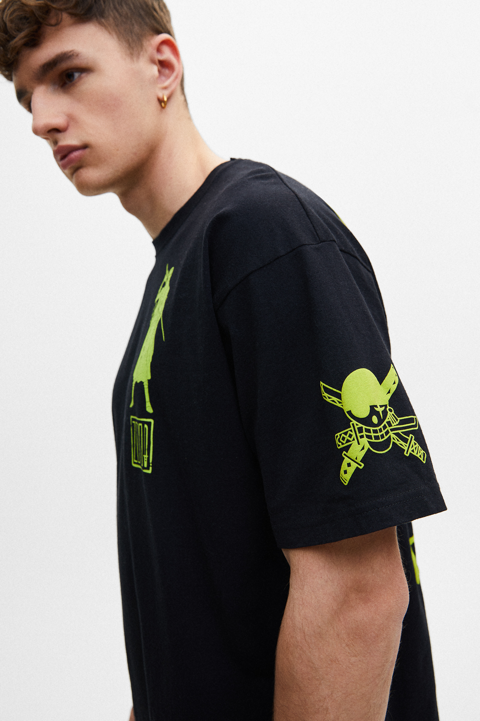Camiseta One Piece Zoro - PULL\u0026BEAR