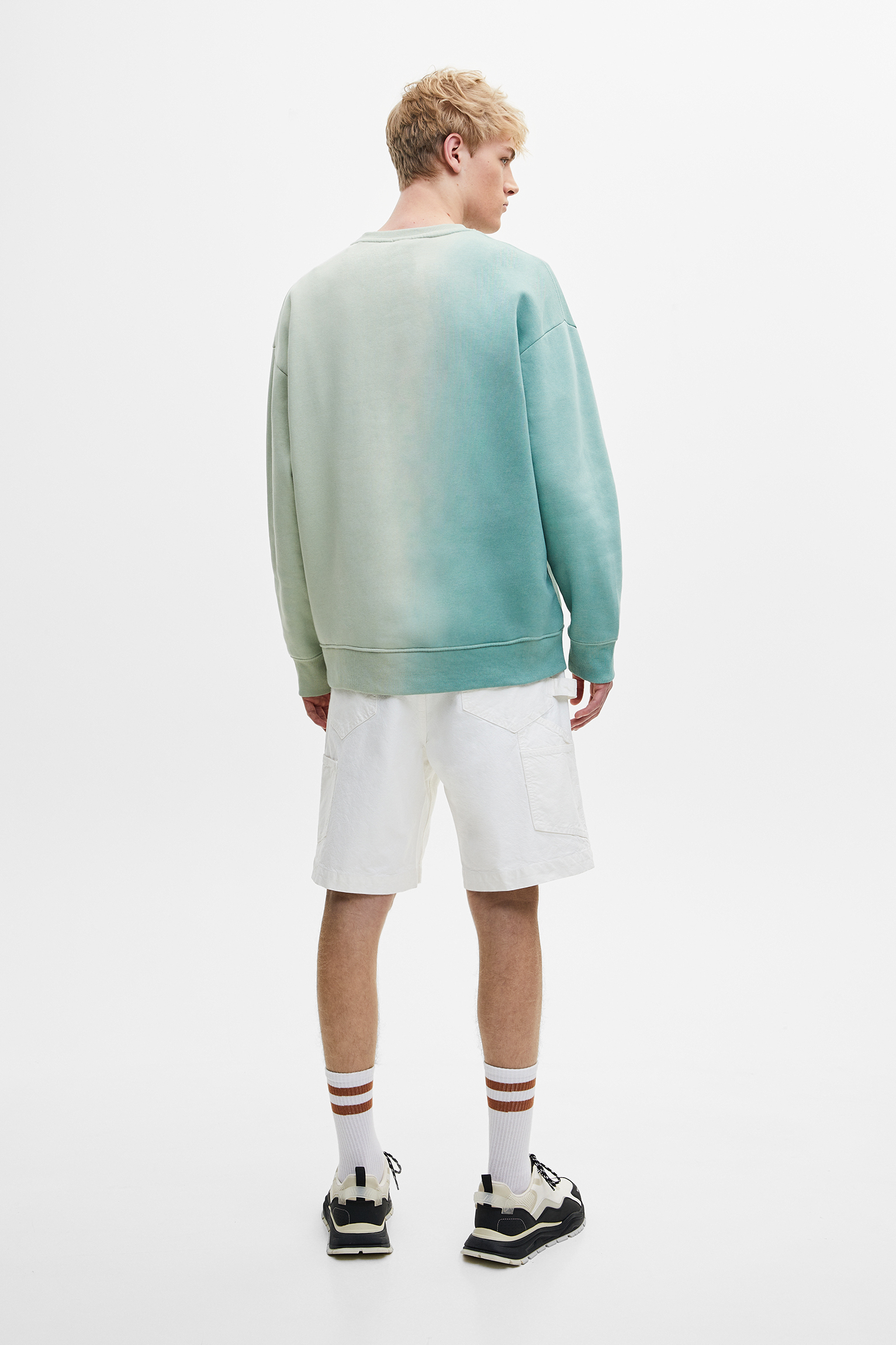 Sudadera tie-dye detalle frase - PULL\u0026BEAR