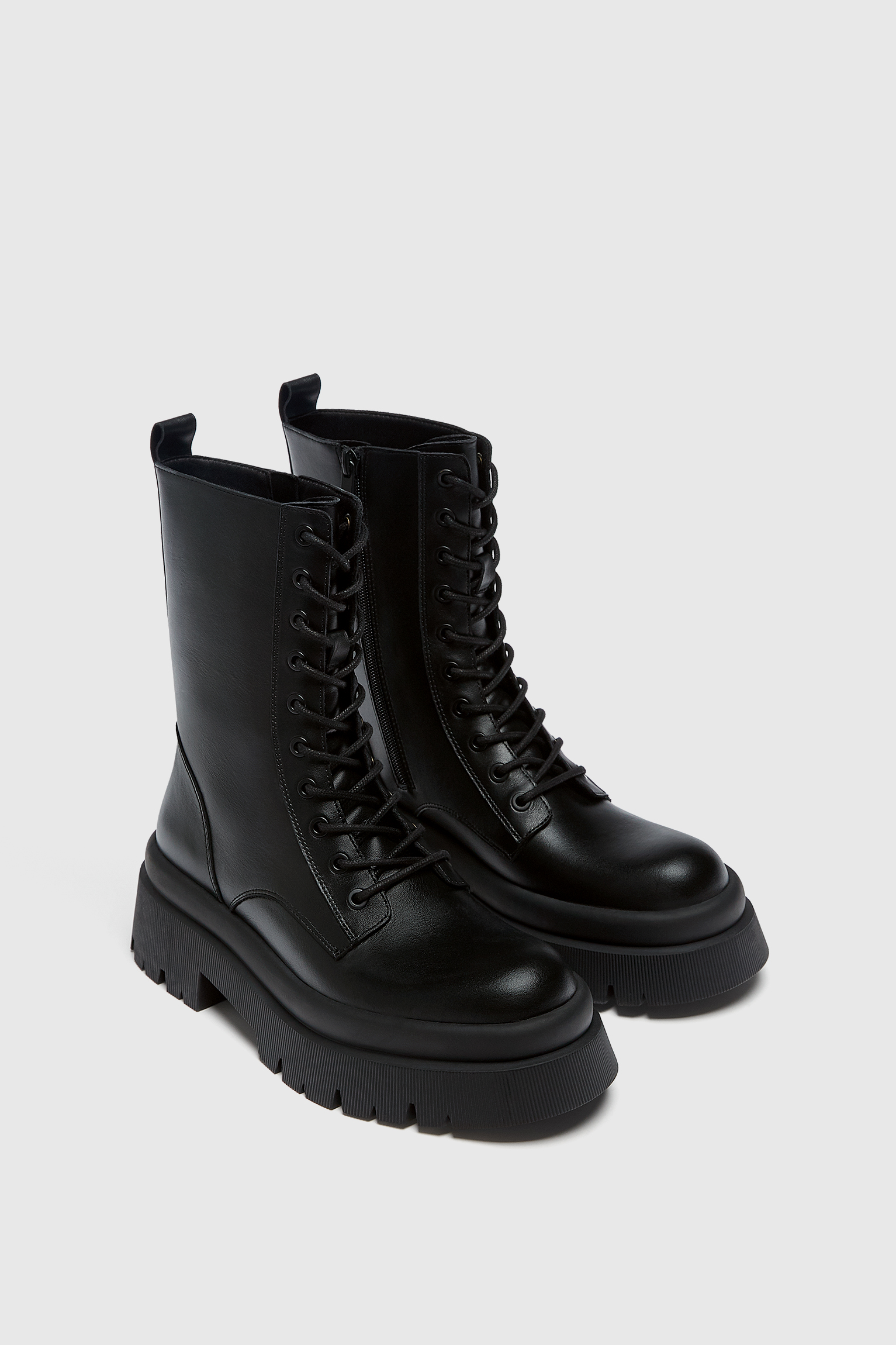 stivali bassi stringati