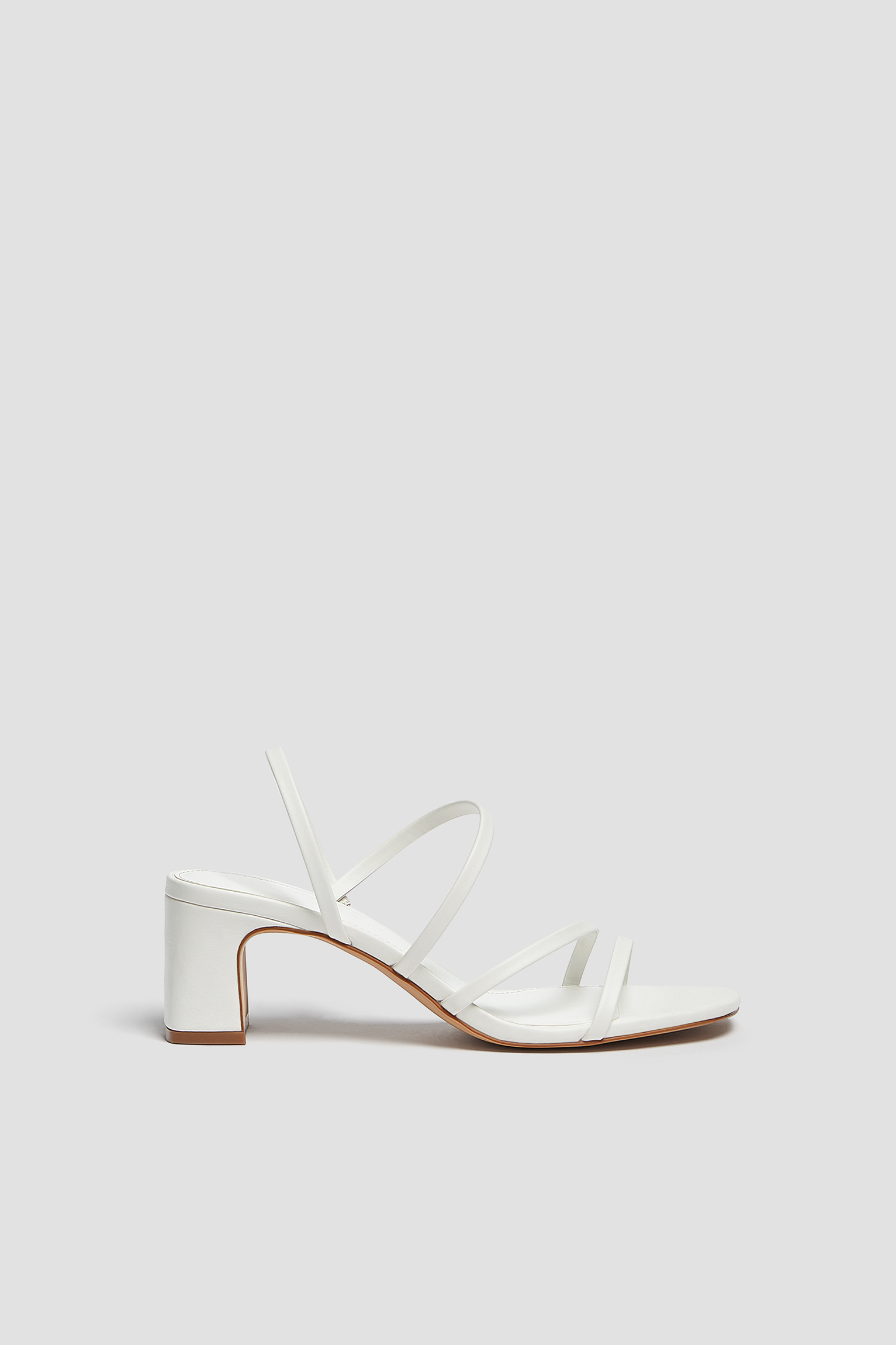 Sandalia tacón tiras - PULL\u0026BEAR