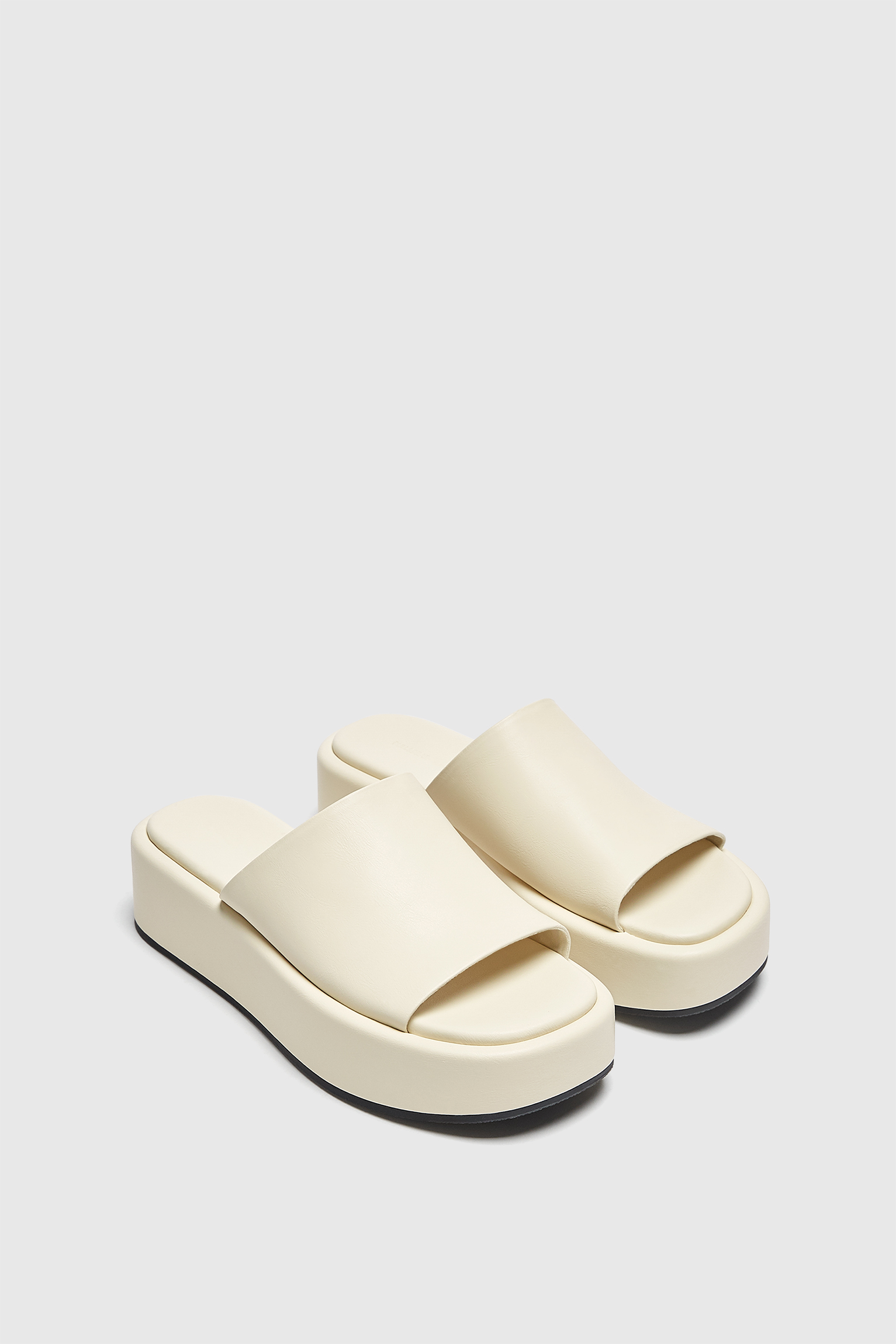 売り切れ必至 プルアンドベアー レディース サンダル シューズ Pull Bear Braided Sandals In Blue Blues 最終値下