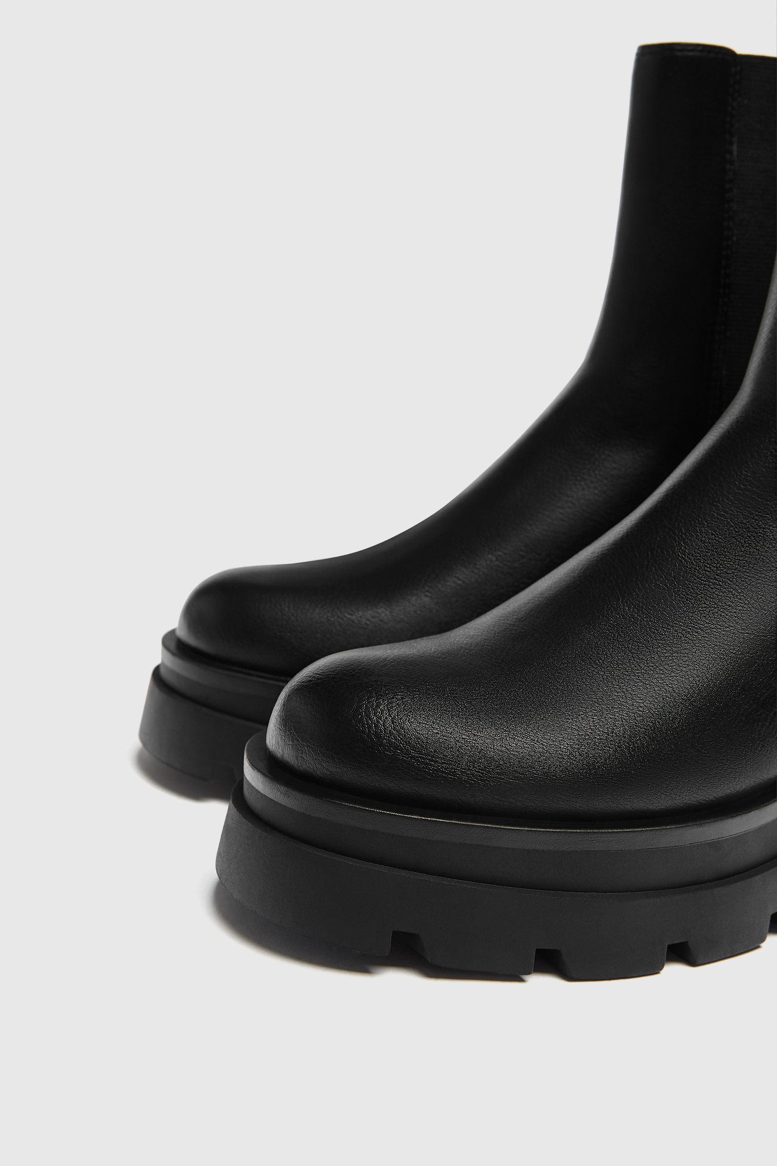 Bota chelsea piso track - PULL\u0026BEAR