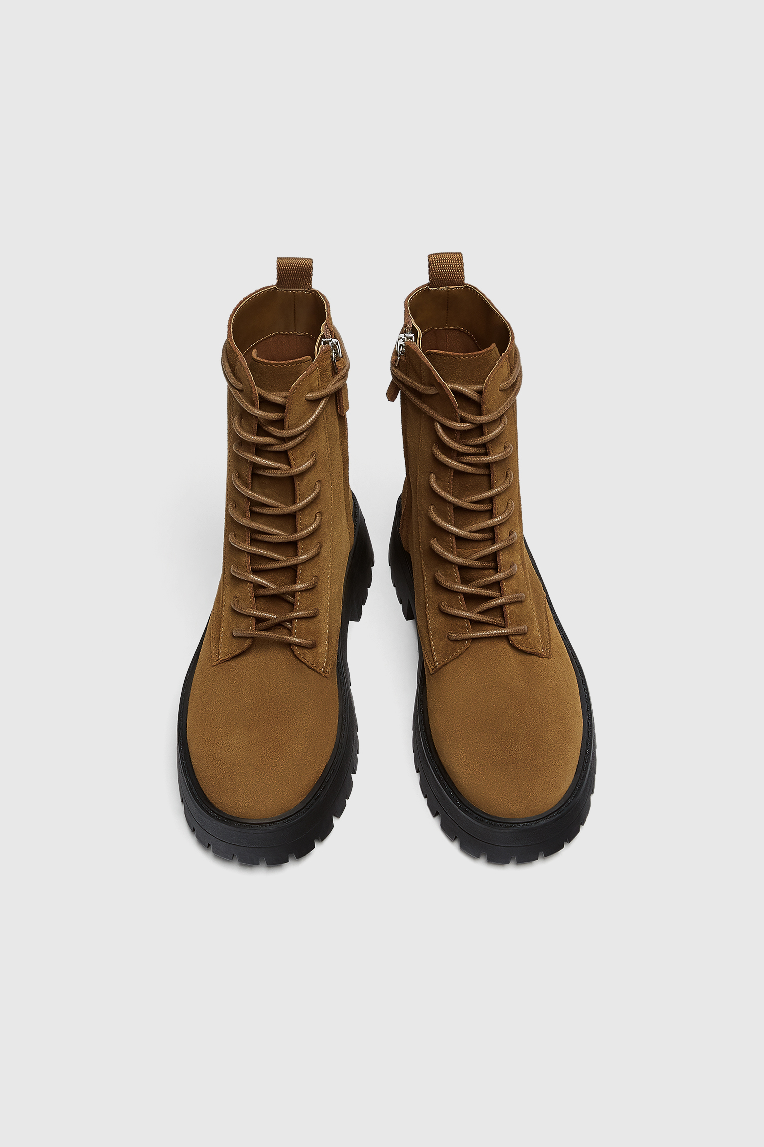 Botins rasos de pele - PULL\u0026BEAR