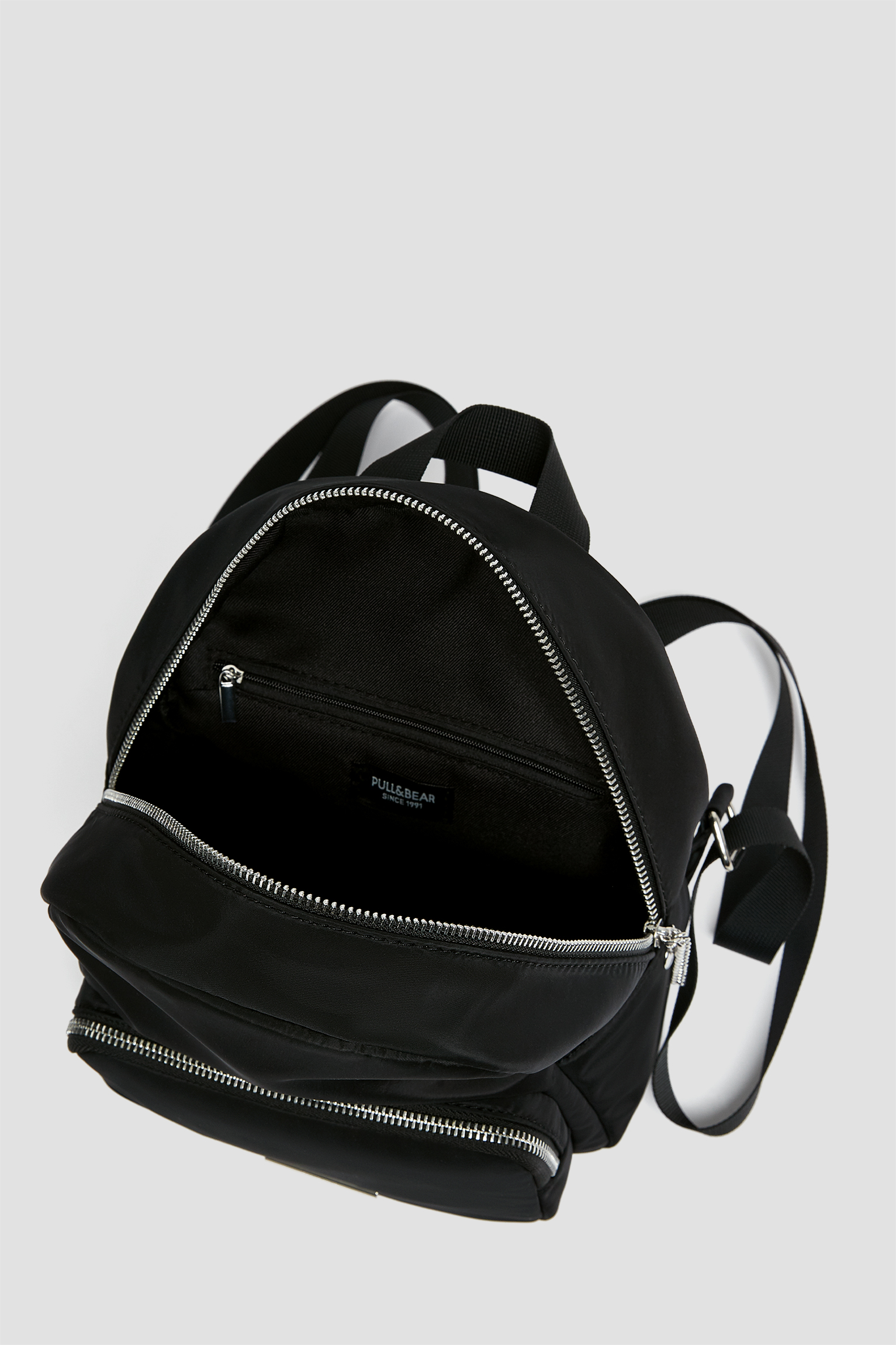 Mochila tejido detalle cadenas - PULL\u0026BEAR