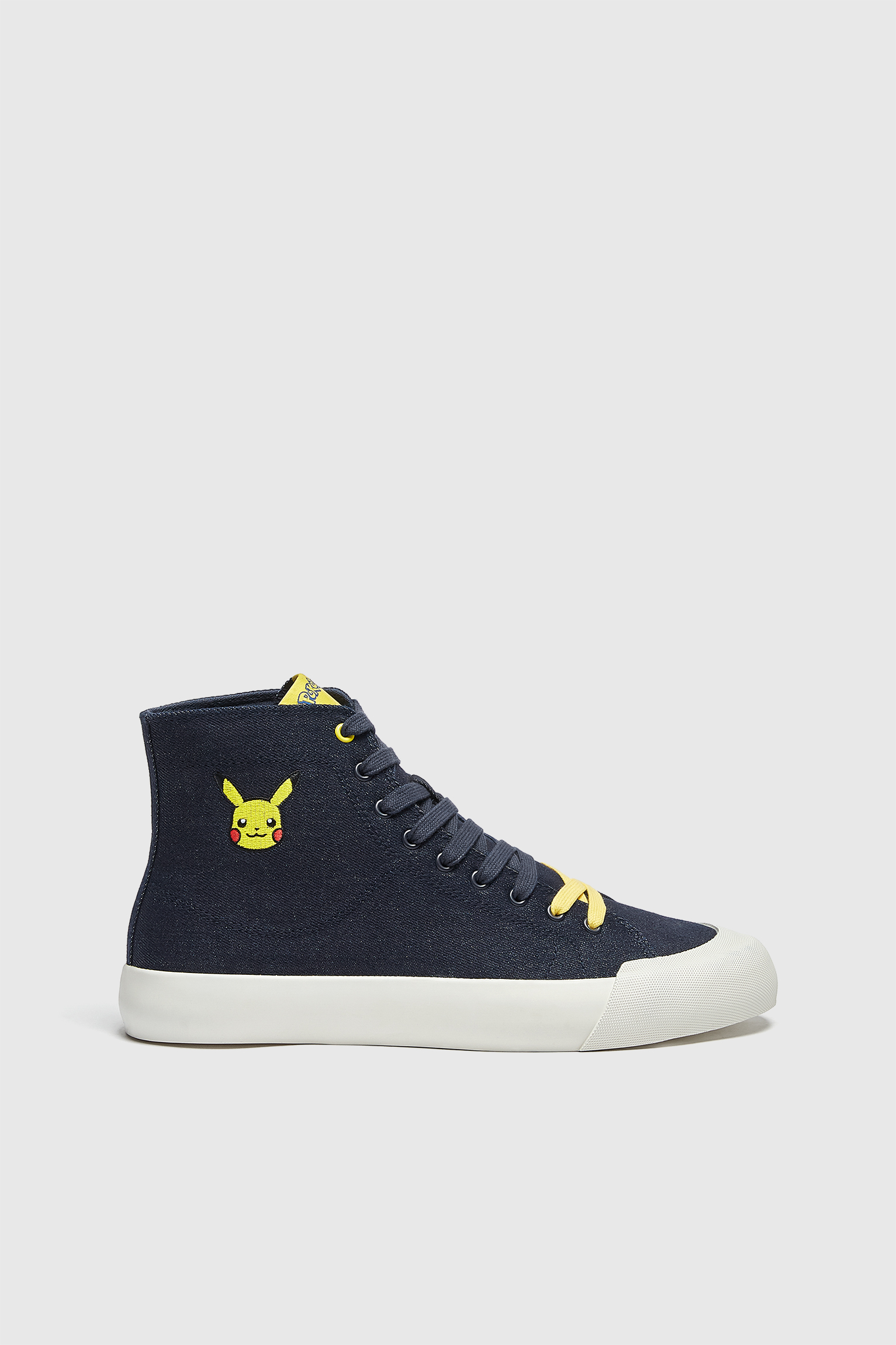 Deportivo botín pokémon pikachu - PULL\u0026BEAR