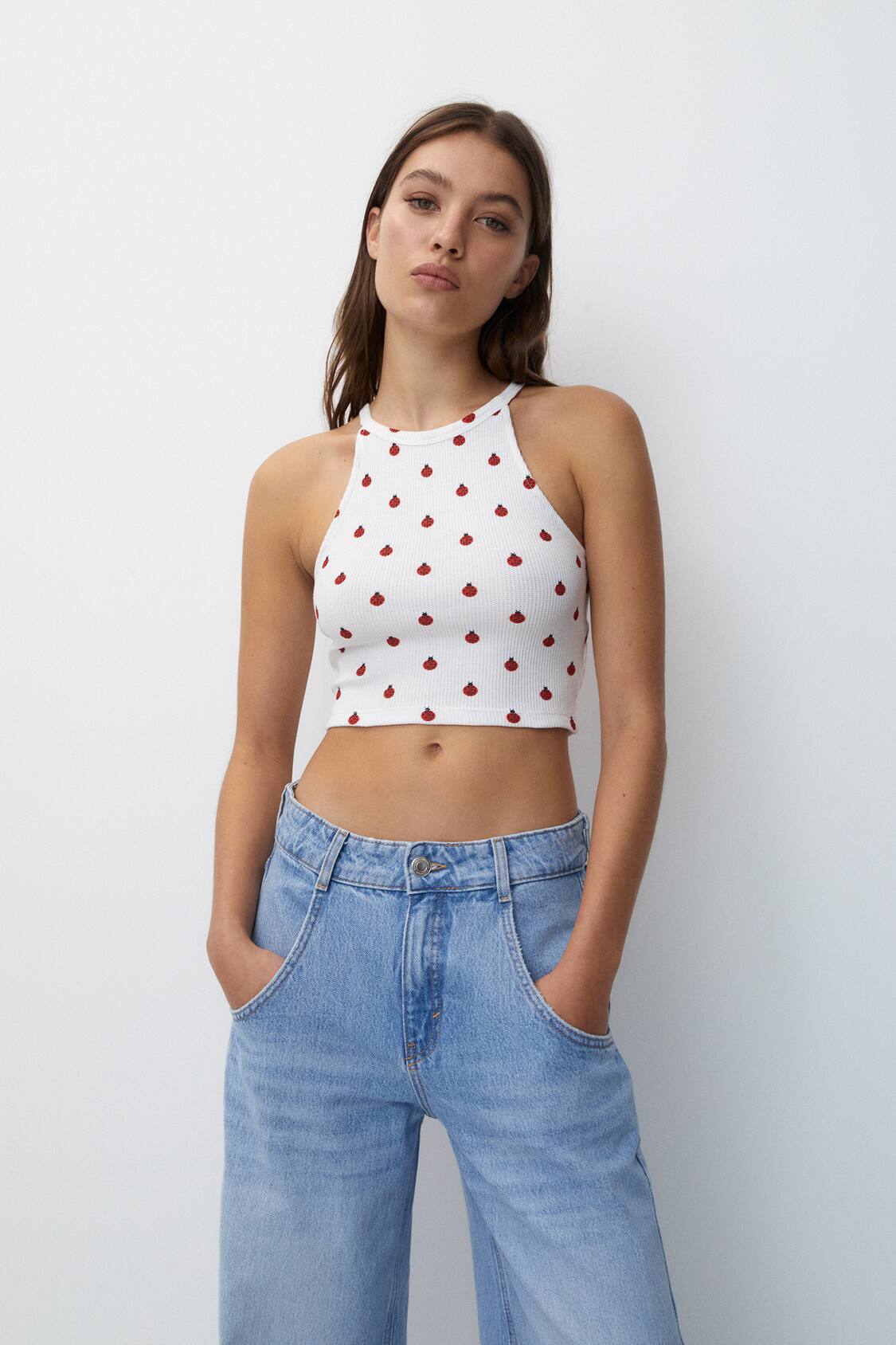 Crop top with thin straps - pull&bear
