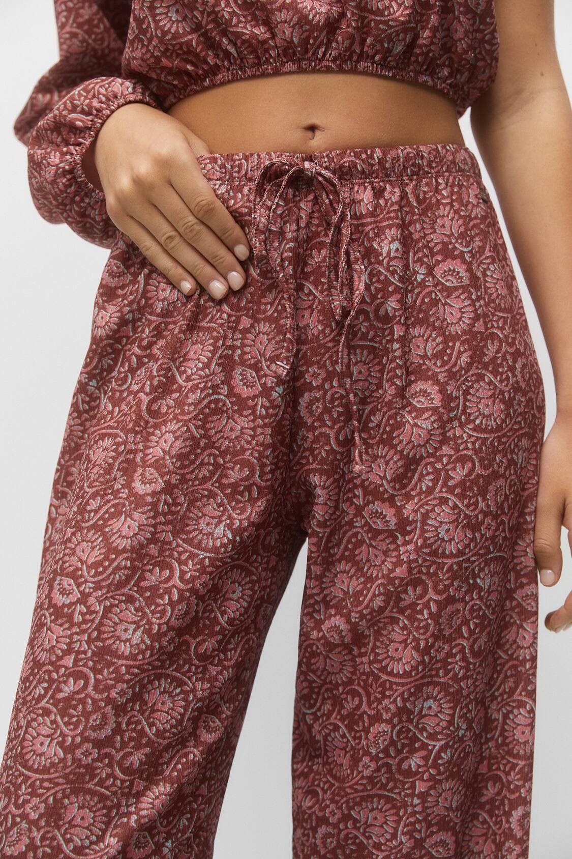 Loose-fitting trousers with print - PULL&BEAR