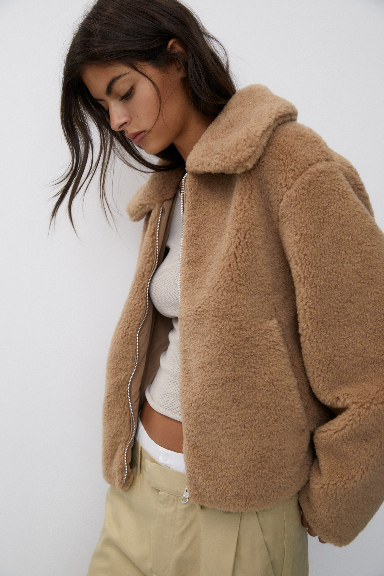 Faux fur jacket with spread collar - pull&bear