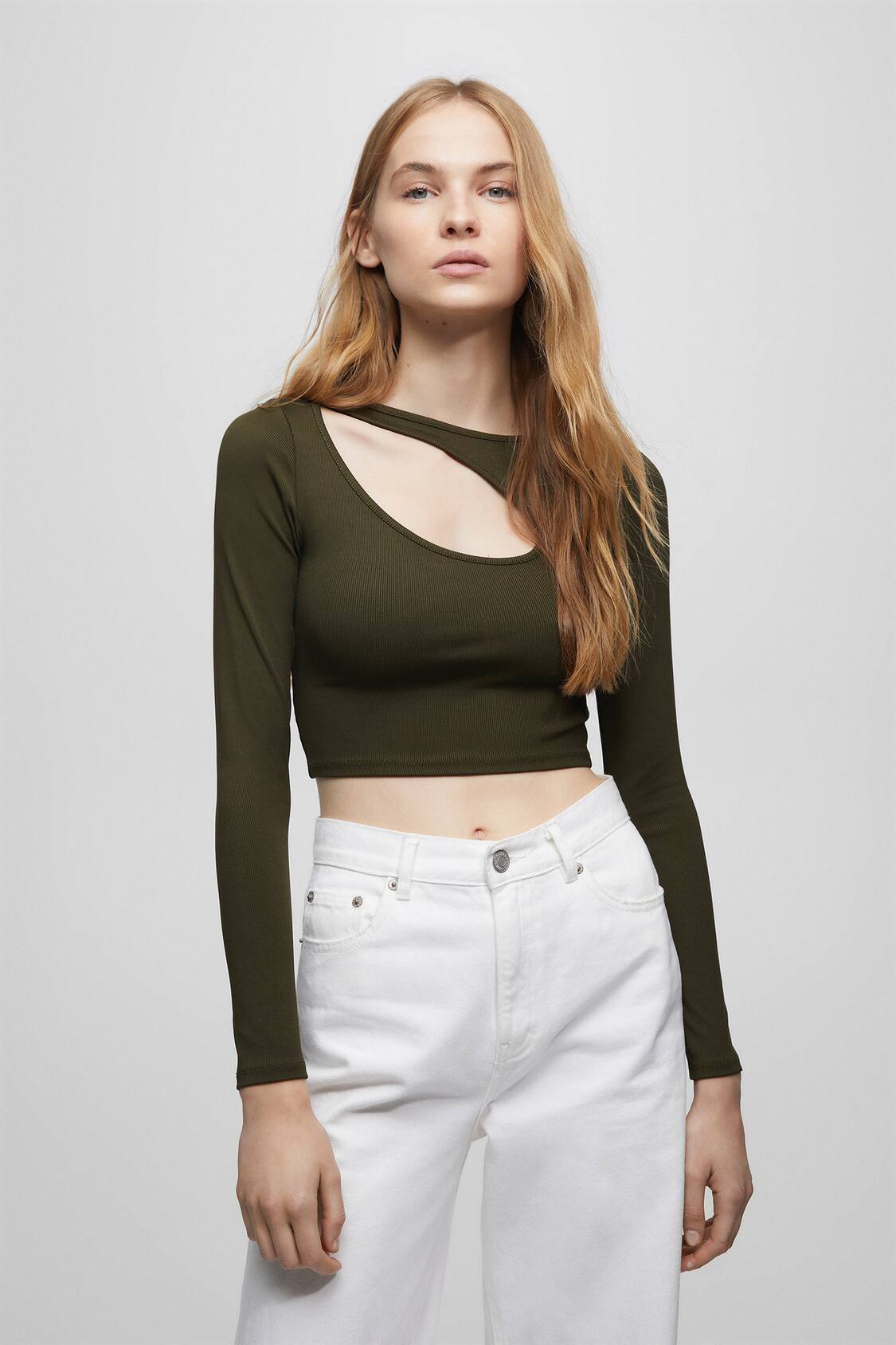 realce parcialidad Persistencia Long sleeve cut-out top - pull&bear