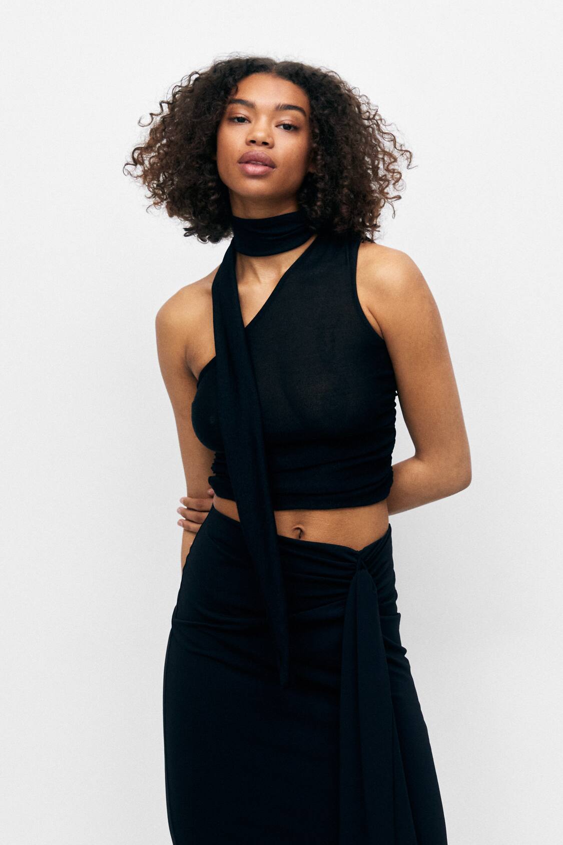 Asymmetric top with PULL&BEAR